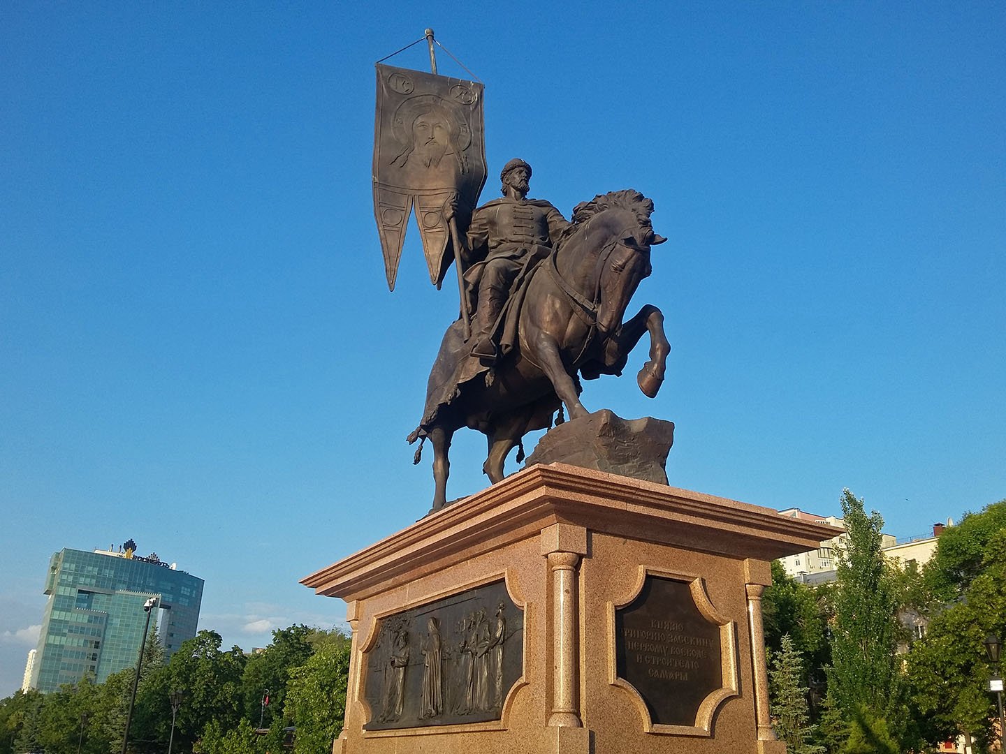 Памятник засекину в самаре на набережной фото