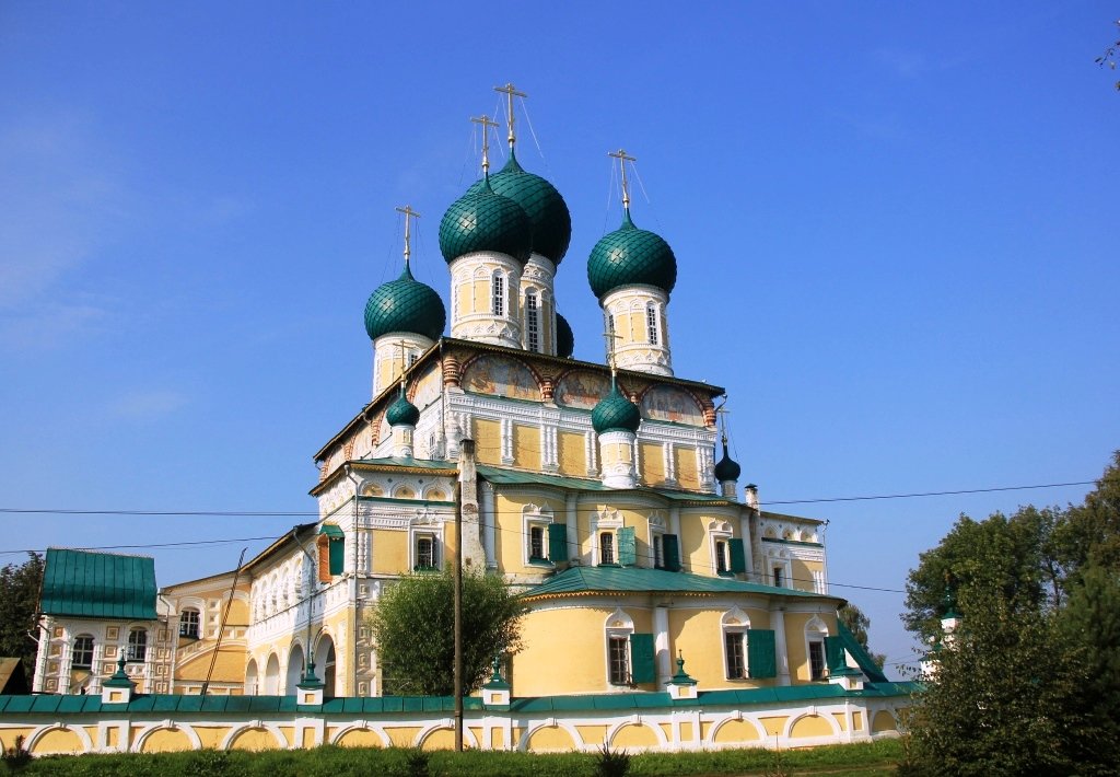 Воскресенский фото. Воскресенский собор Тутаев. Церковь в Тутаеве Воскресенский собор. Тутаев Воскресенский собор архитектура. Вознесенский собор Тутаев.