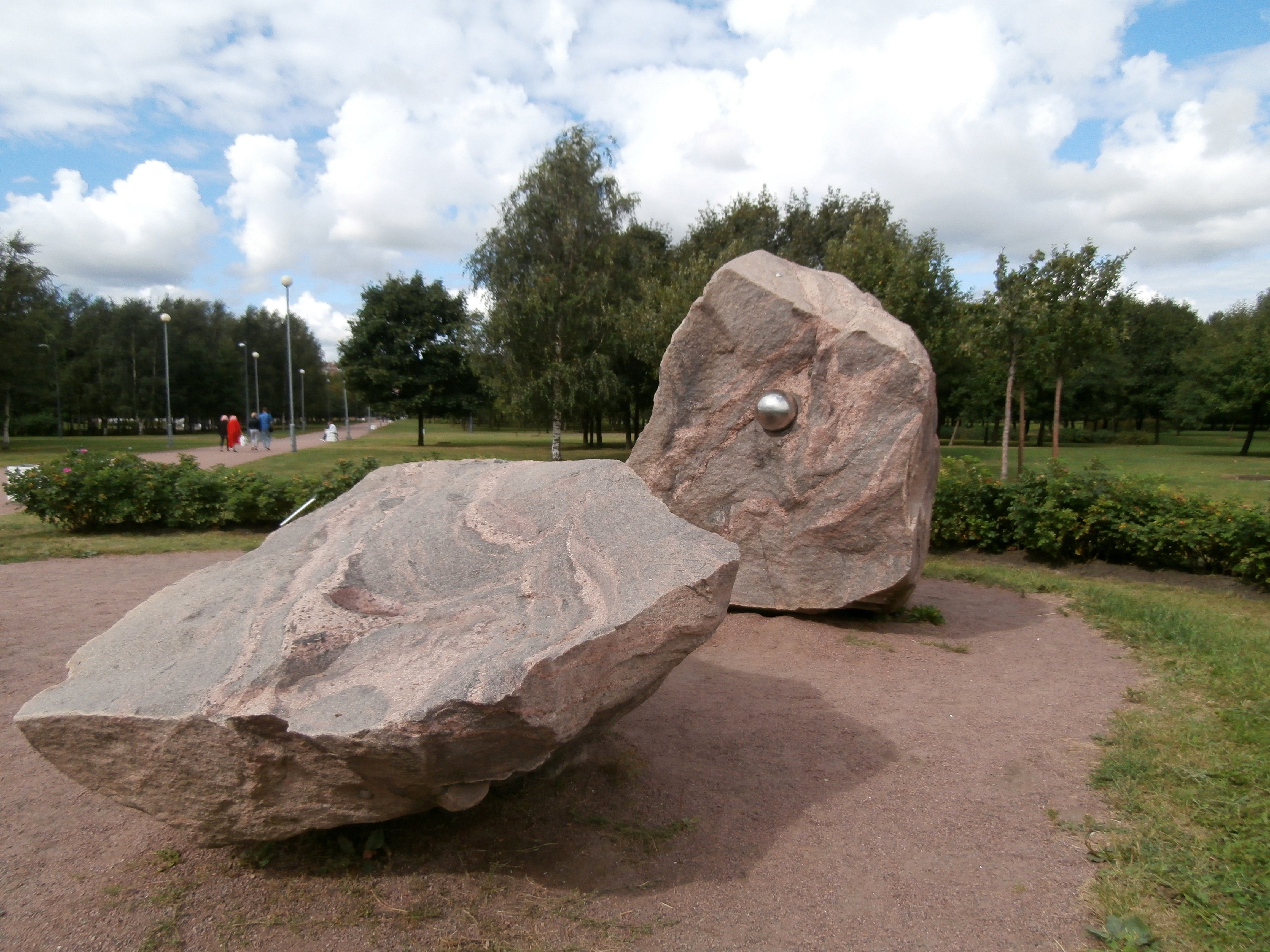 Парк Тольятти камень