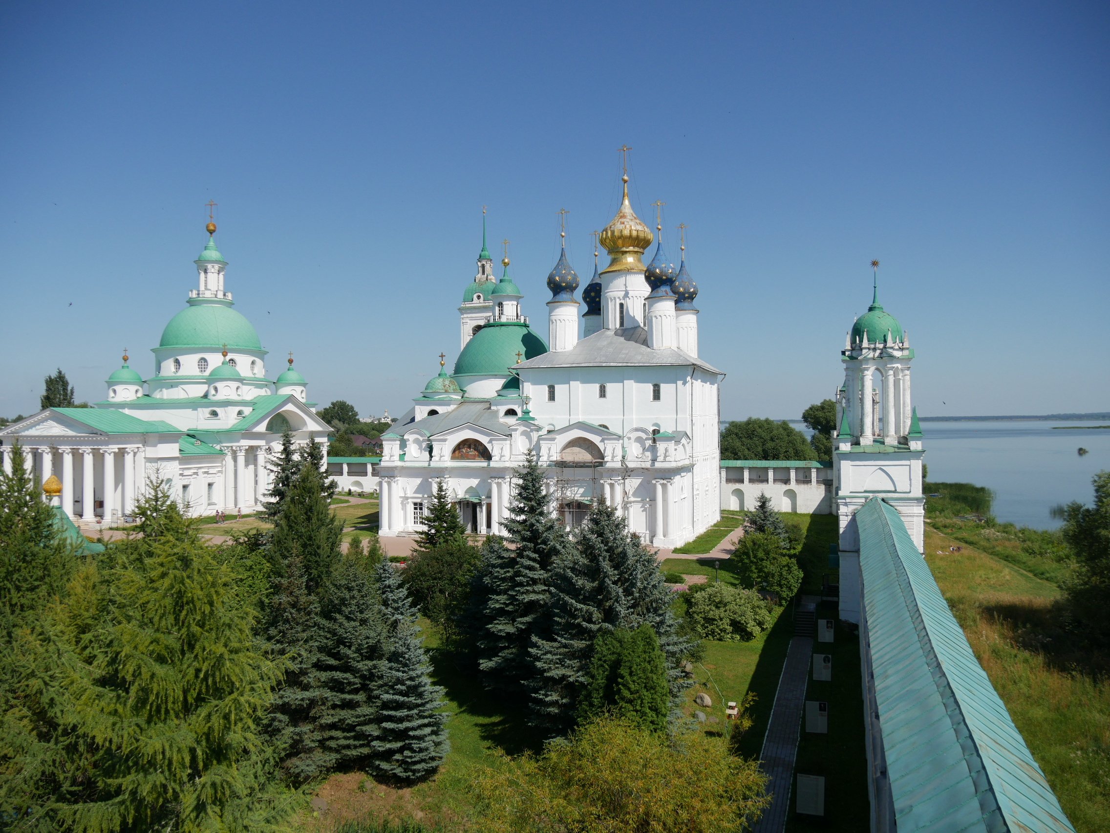 Лавра православные монастыри. Монастыри России православные. Православный монастырь. Красивые монастыри. Известные храмы и монастыри России.