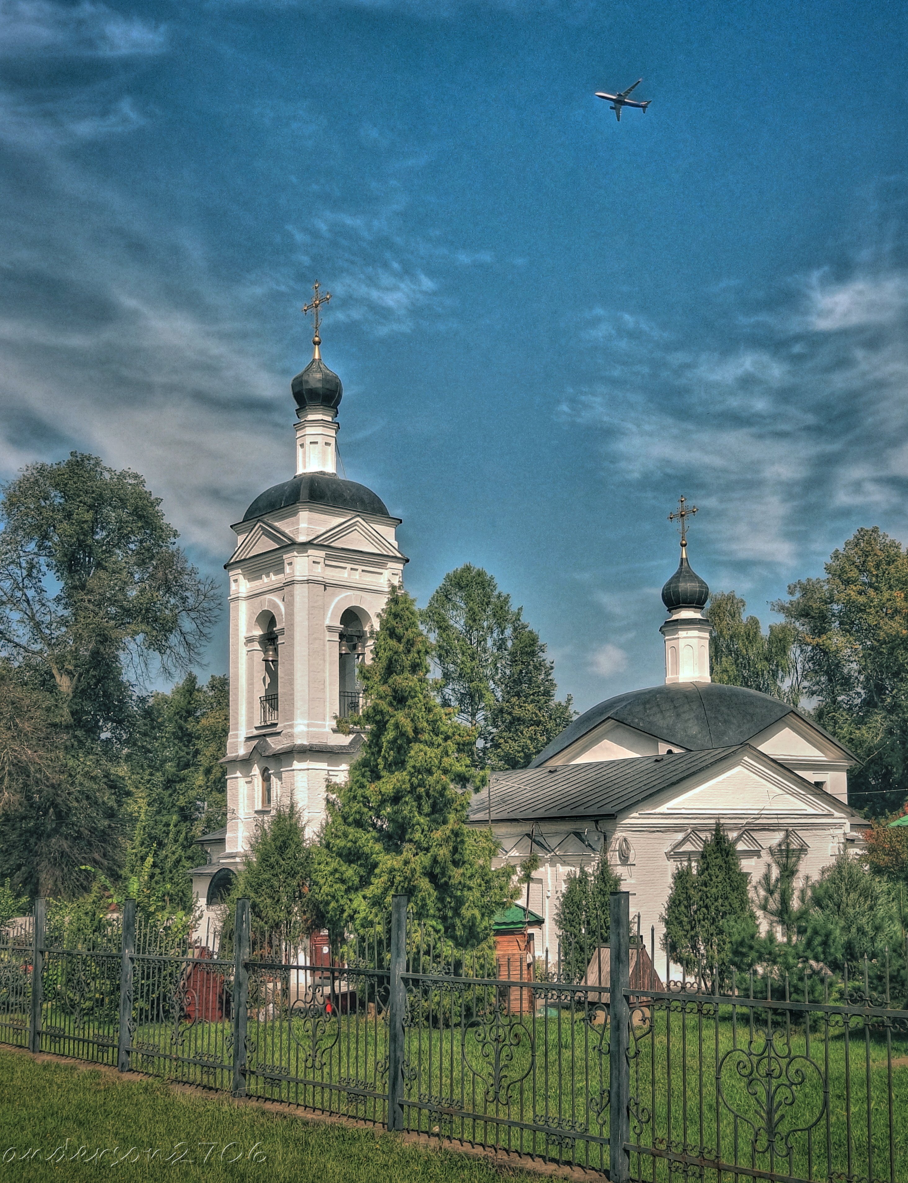 Храм в середниково