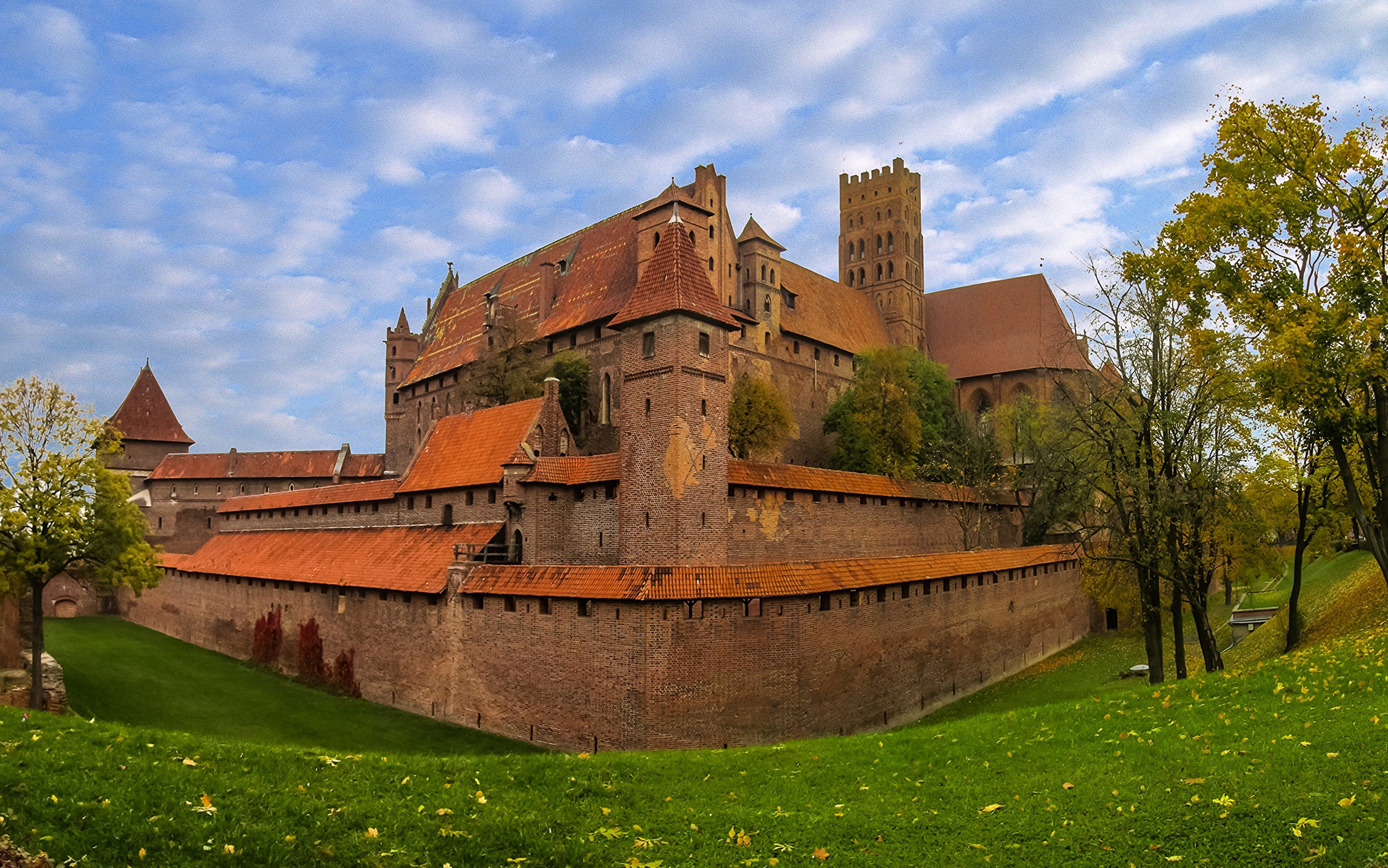 Замок пл. Замок Тевтонского ордена Мальборк. Замок Мальборк (Мариенбург). Мальборк замок крестоносцев. Мариенбург Тевтонский замок.