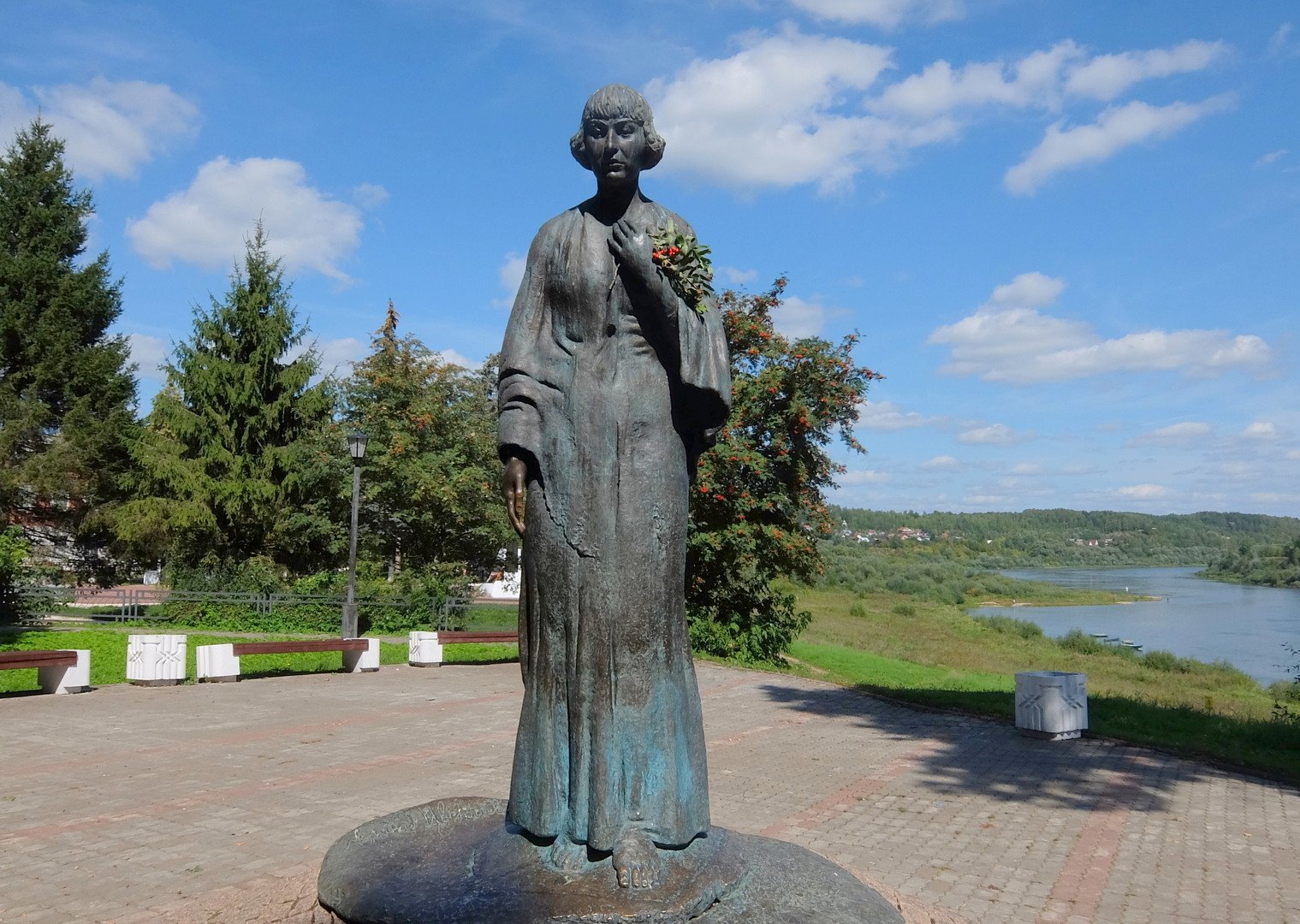 Памятник цветаевой в москве