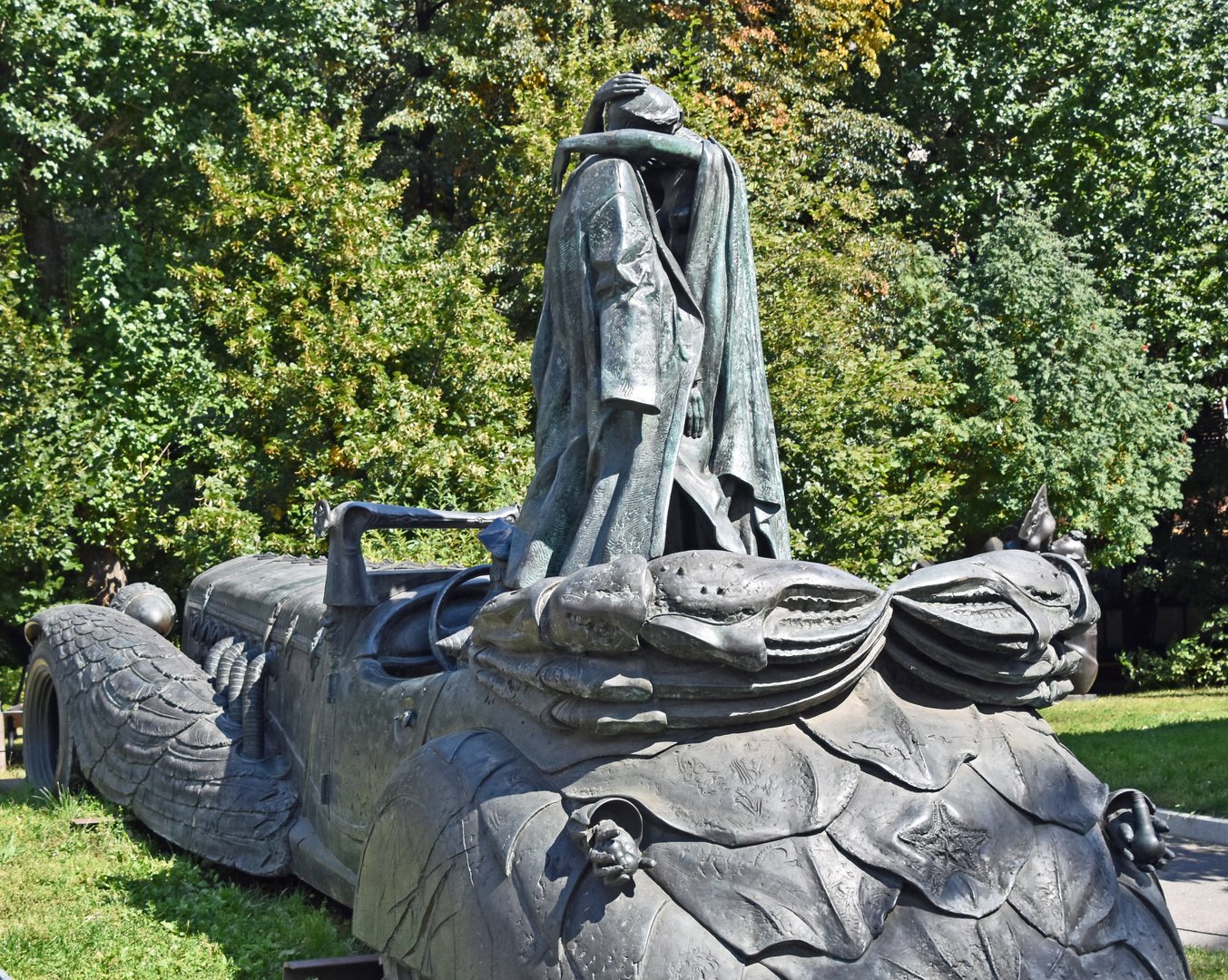 памятник мастер и маргарита в москве