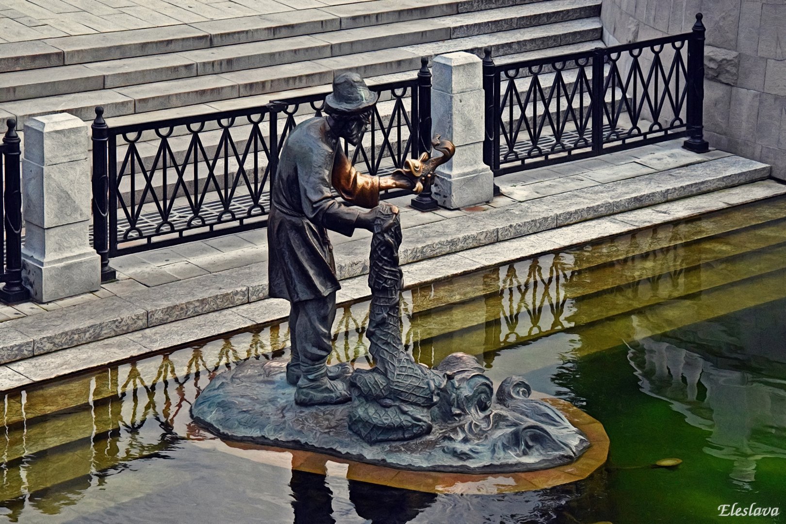 Фонтан на Манежной площади Зураба Церетели старик и Золотая рыбка