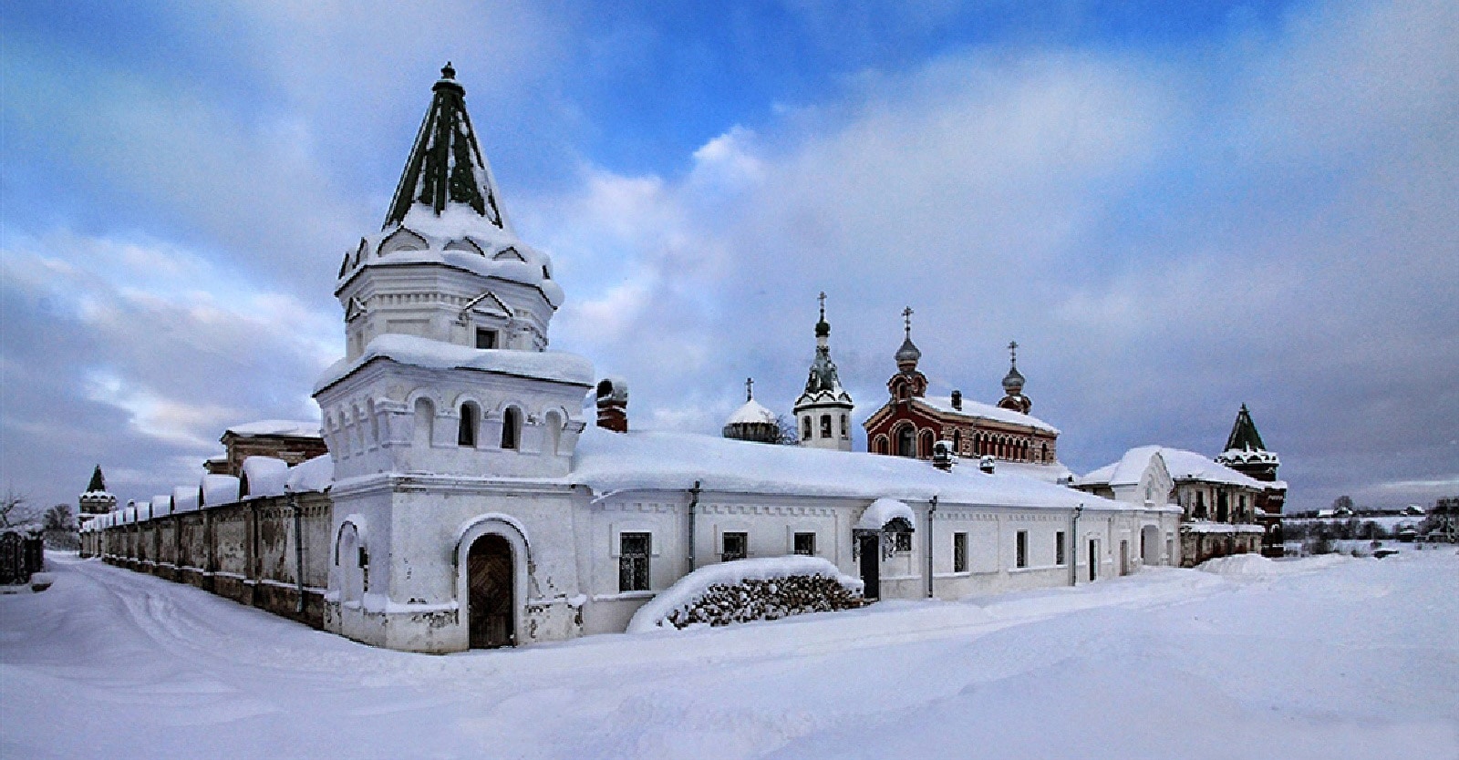 Никольский монастырь в старой ладоге фото