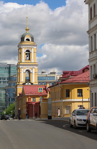 колокольня монастыря на Рождественке