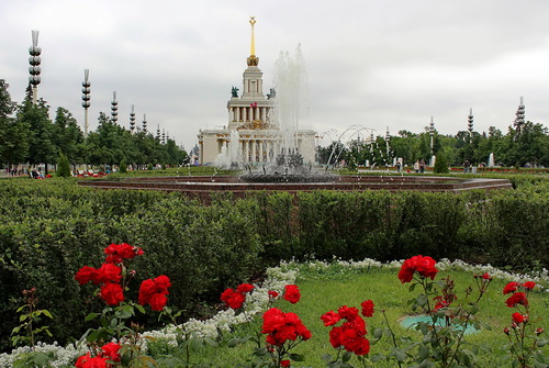 ВДНХ,вид на Центральный павильон