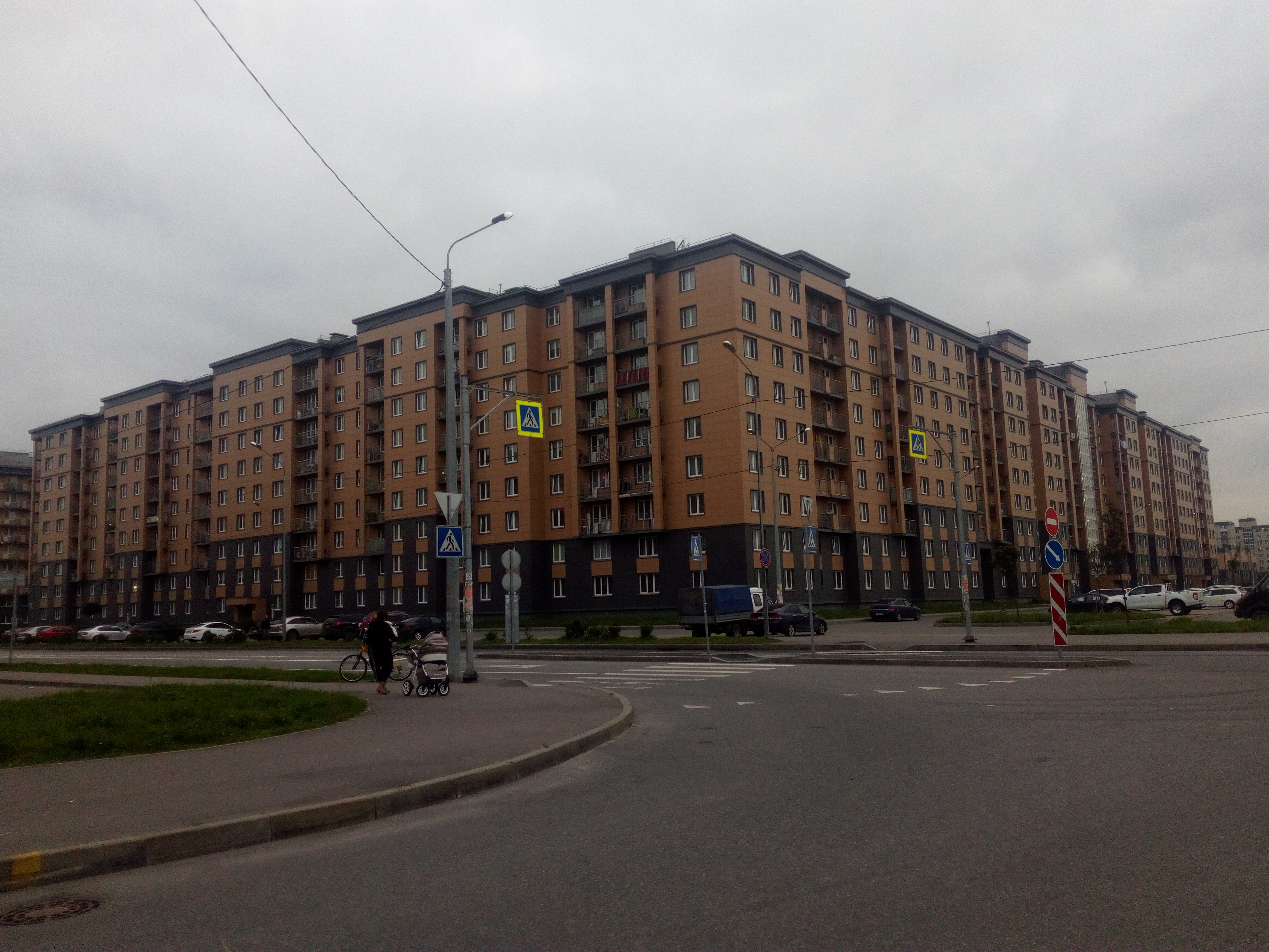 Изборская ул. 4к1, парадные 1-11 Изборская ул. 4к1, парадные 1-11