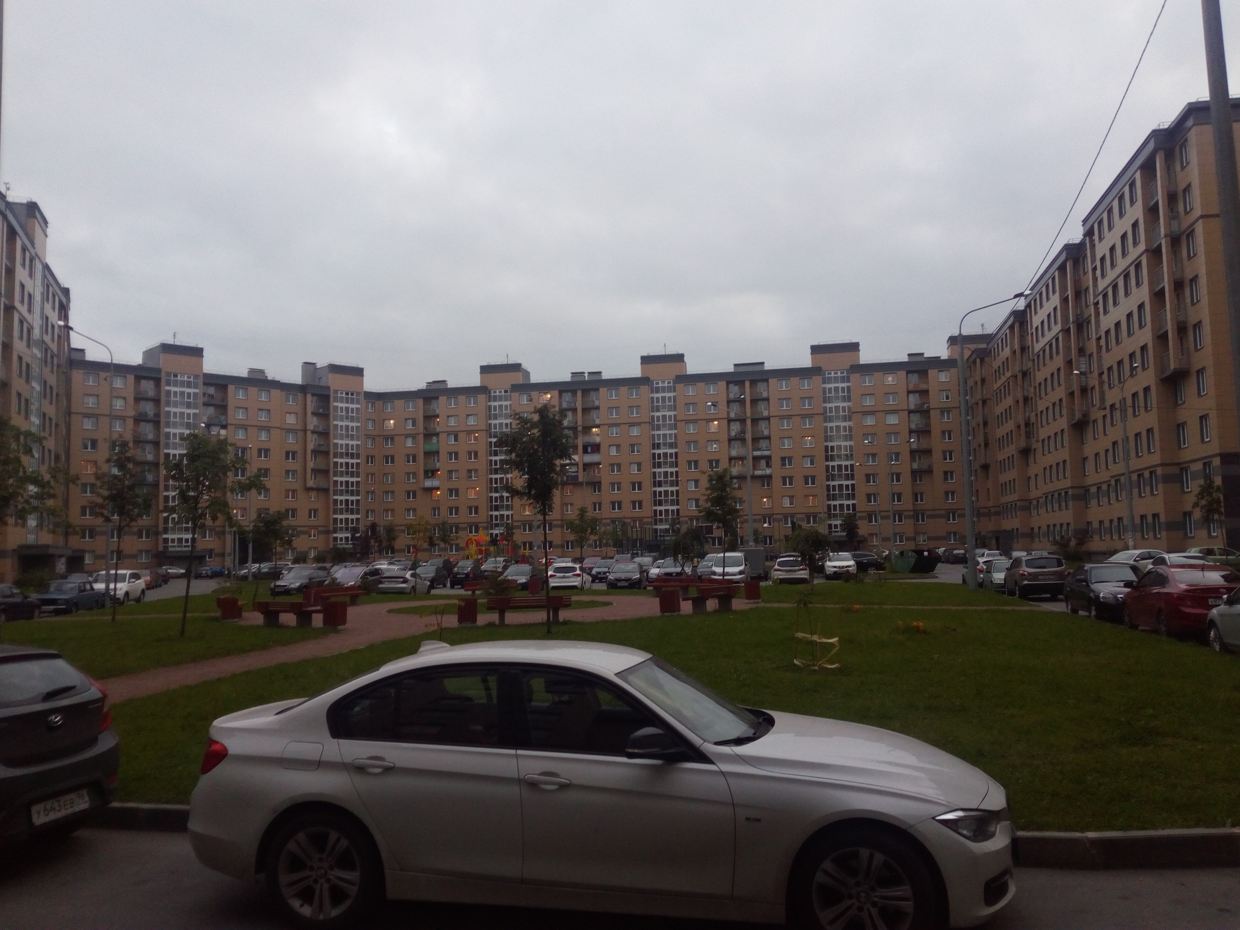 Изборская ул. 2к1, парадные 11-20 Изборская ул. 2к1, парадные 11-20