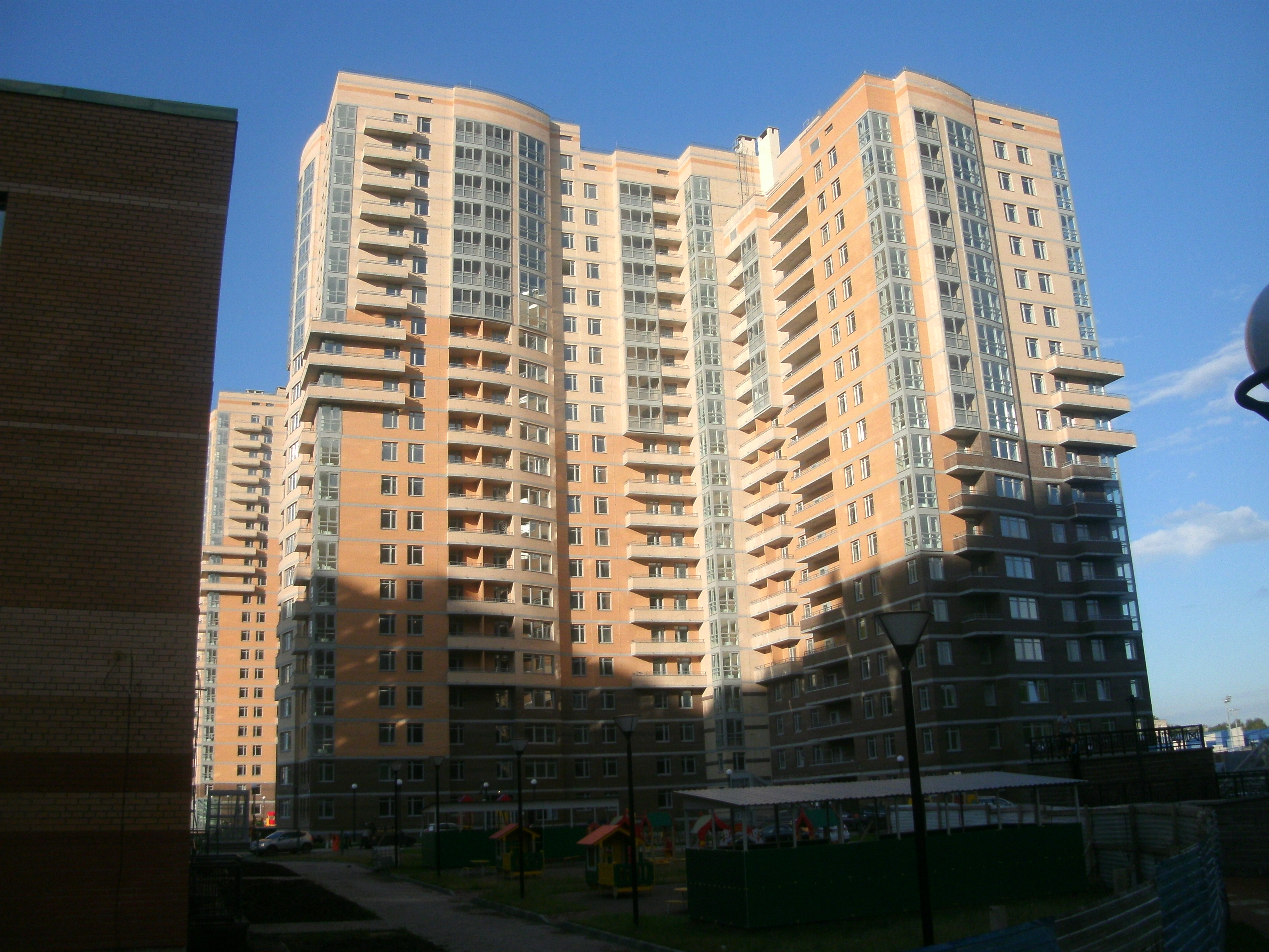 ул. Верности 17, парадные 7-9