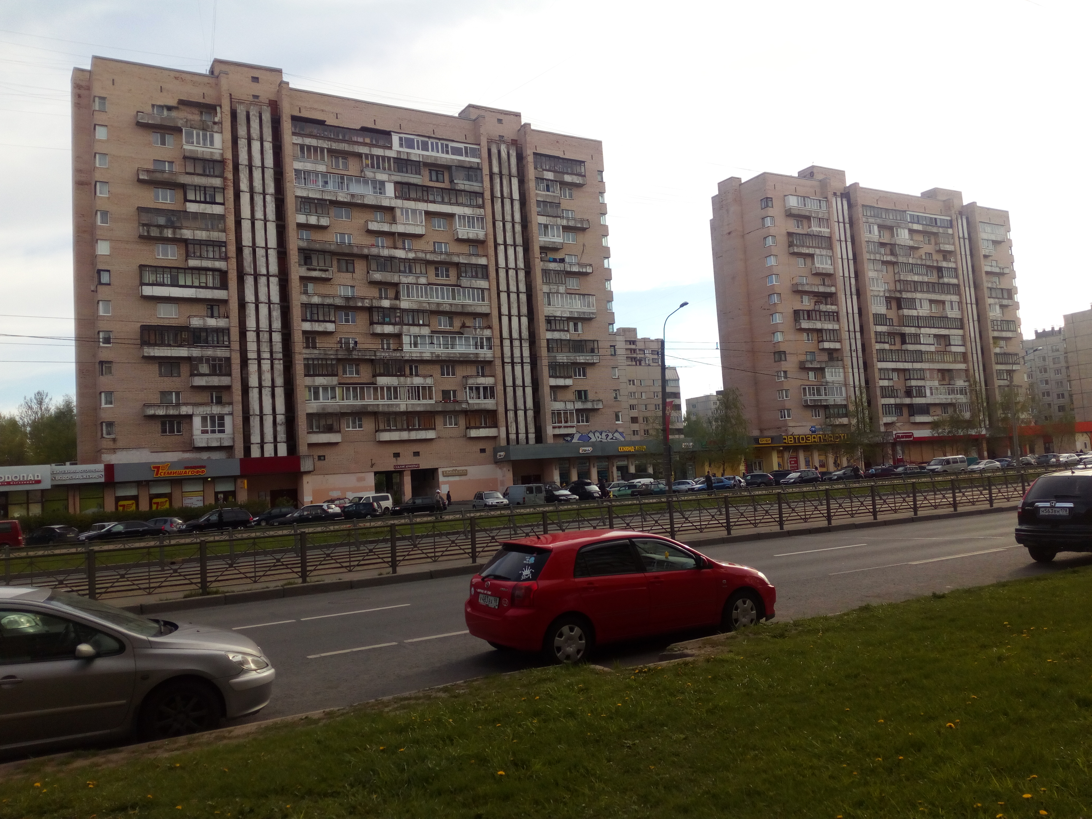 пр. Просвещения 75, парадные 3-4 пр. Просвещения 75, парадные 3-4