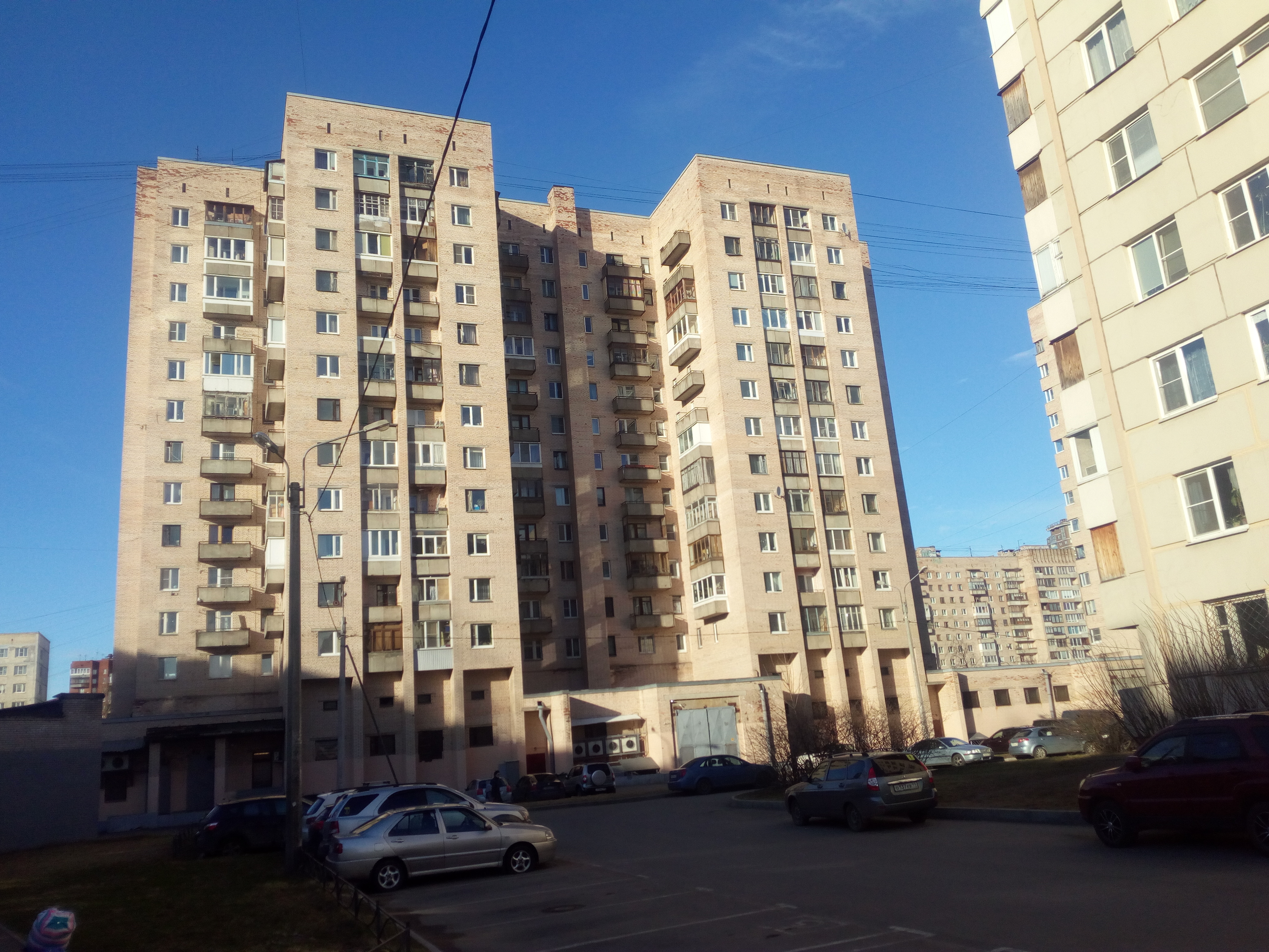 пр. Просвещения 75, парадные 1-2 пр. Просвещения 75, парадные 1-2