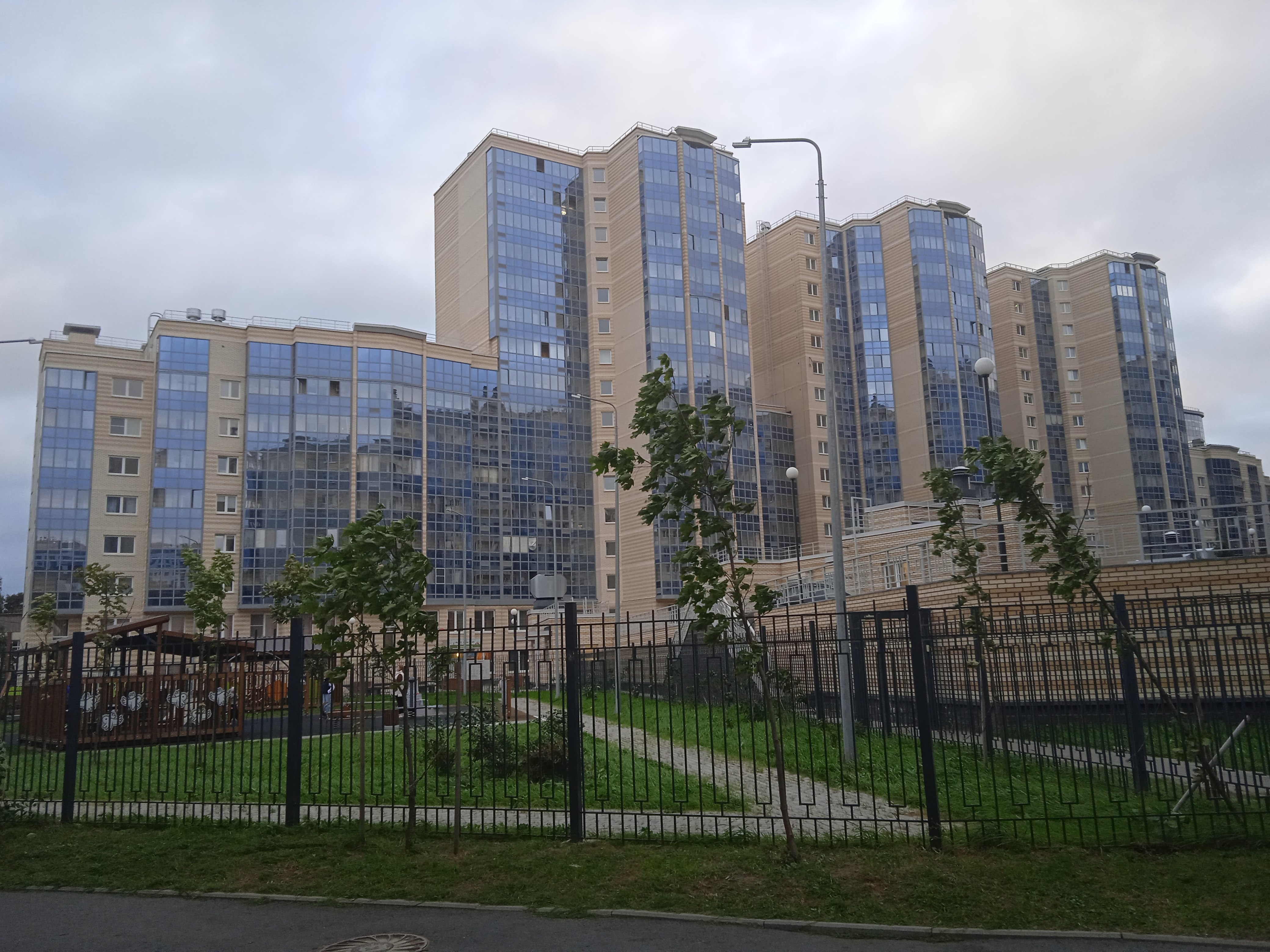 Заневский пр. 42, парадные 4-8