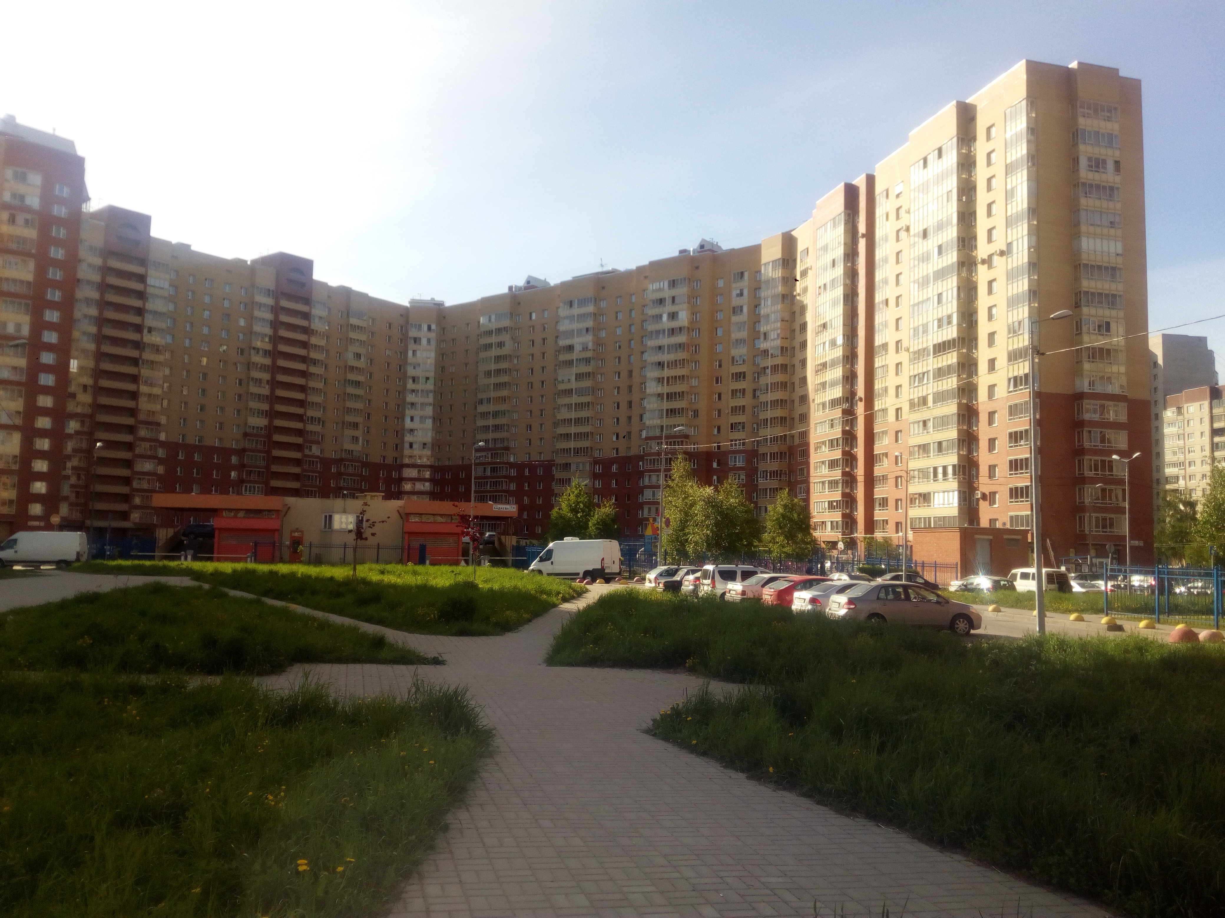 ул. Бадаева 14к1