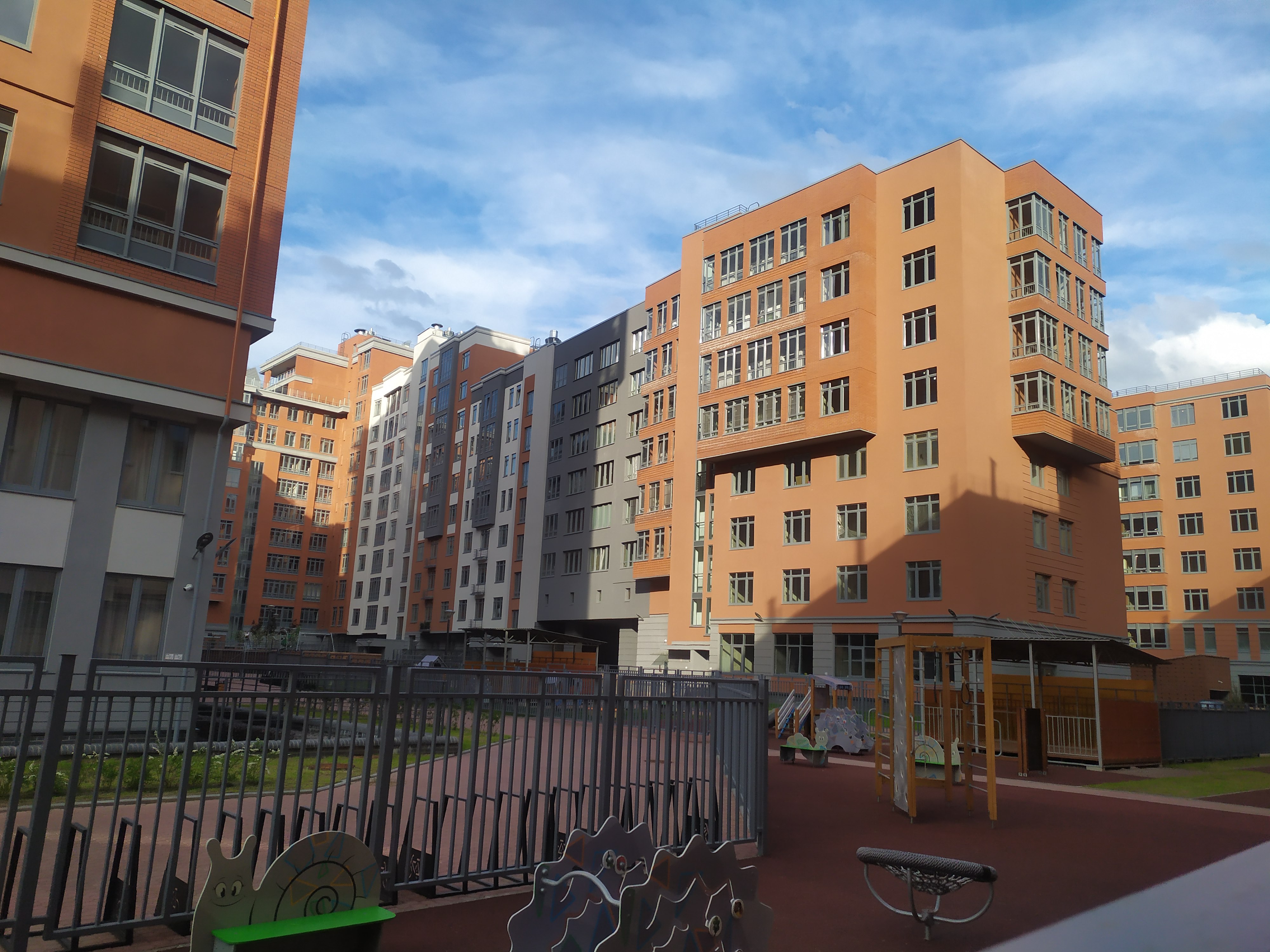 пр. Обуховской Обороны 70к4, парадные 6-12