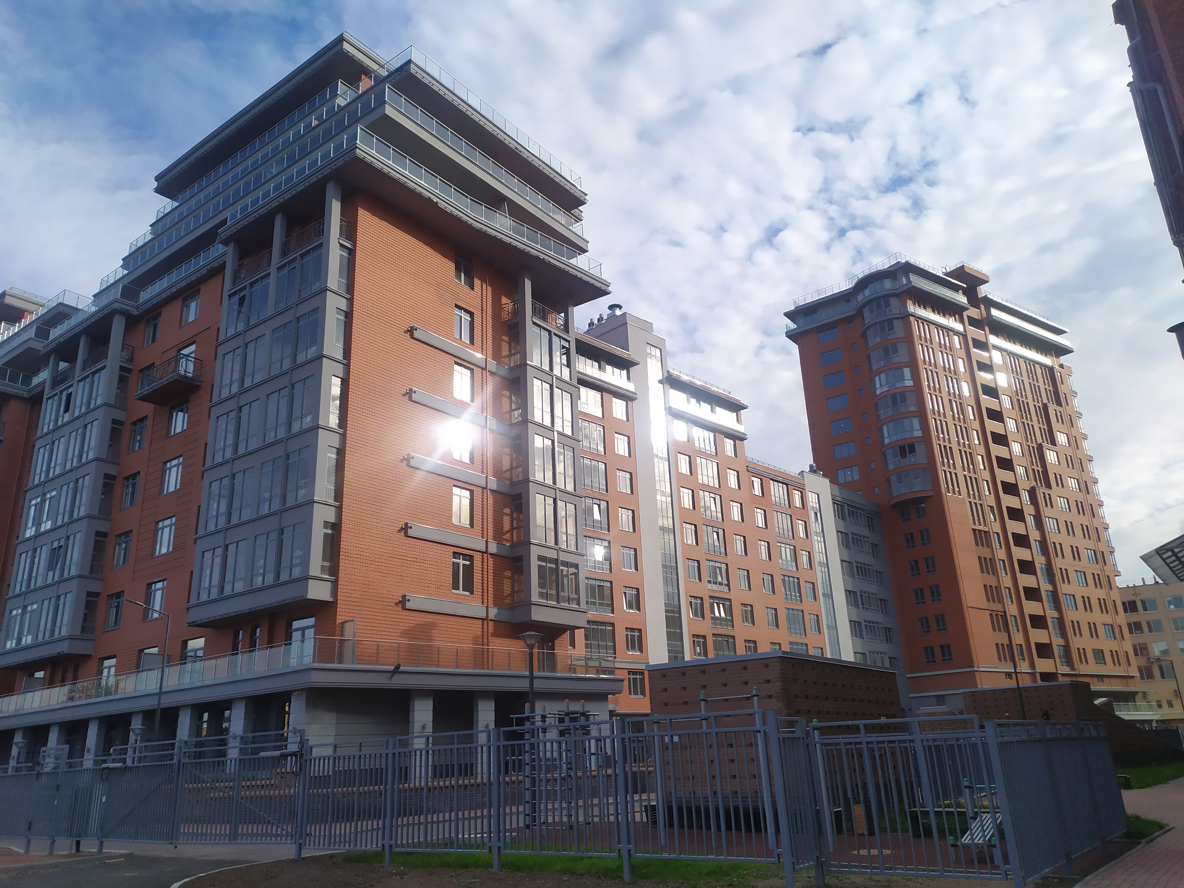 пр. Обуховской Обороны 70к4, парадные 1-5