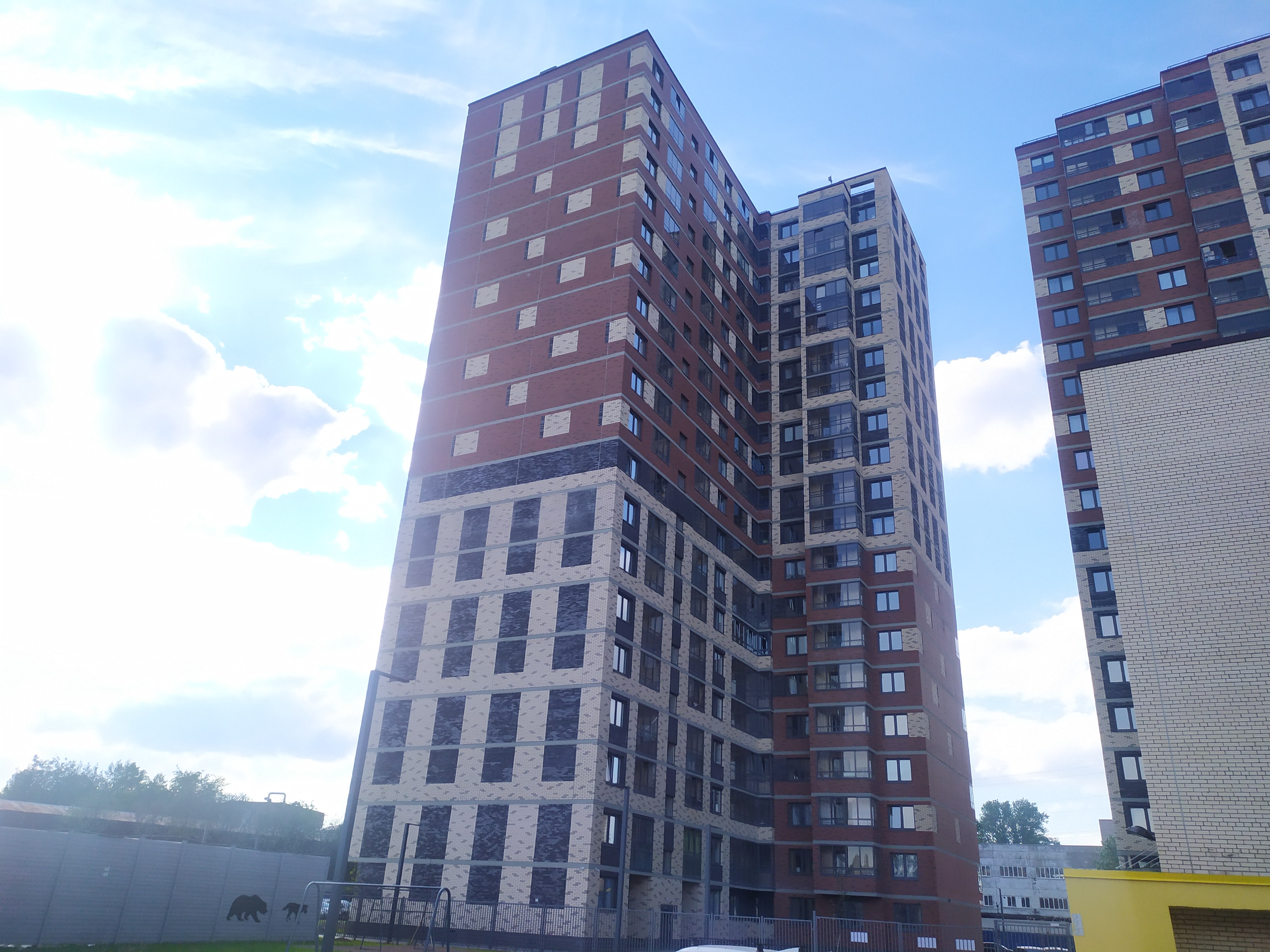 Уездный пр. 11, парадная 5