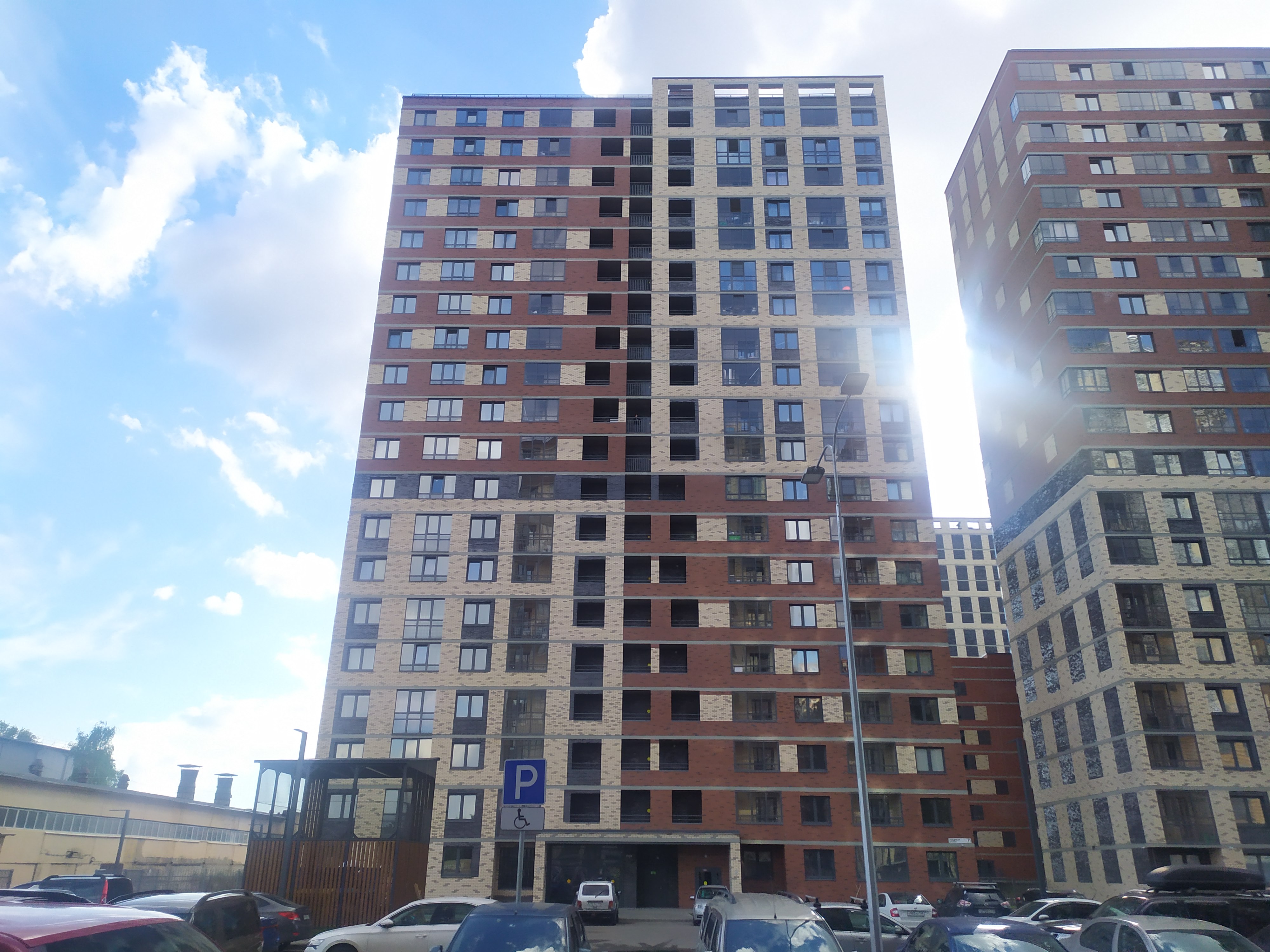 Уездный пр. 11, парадная 1