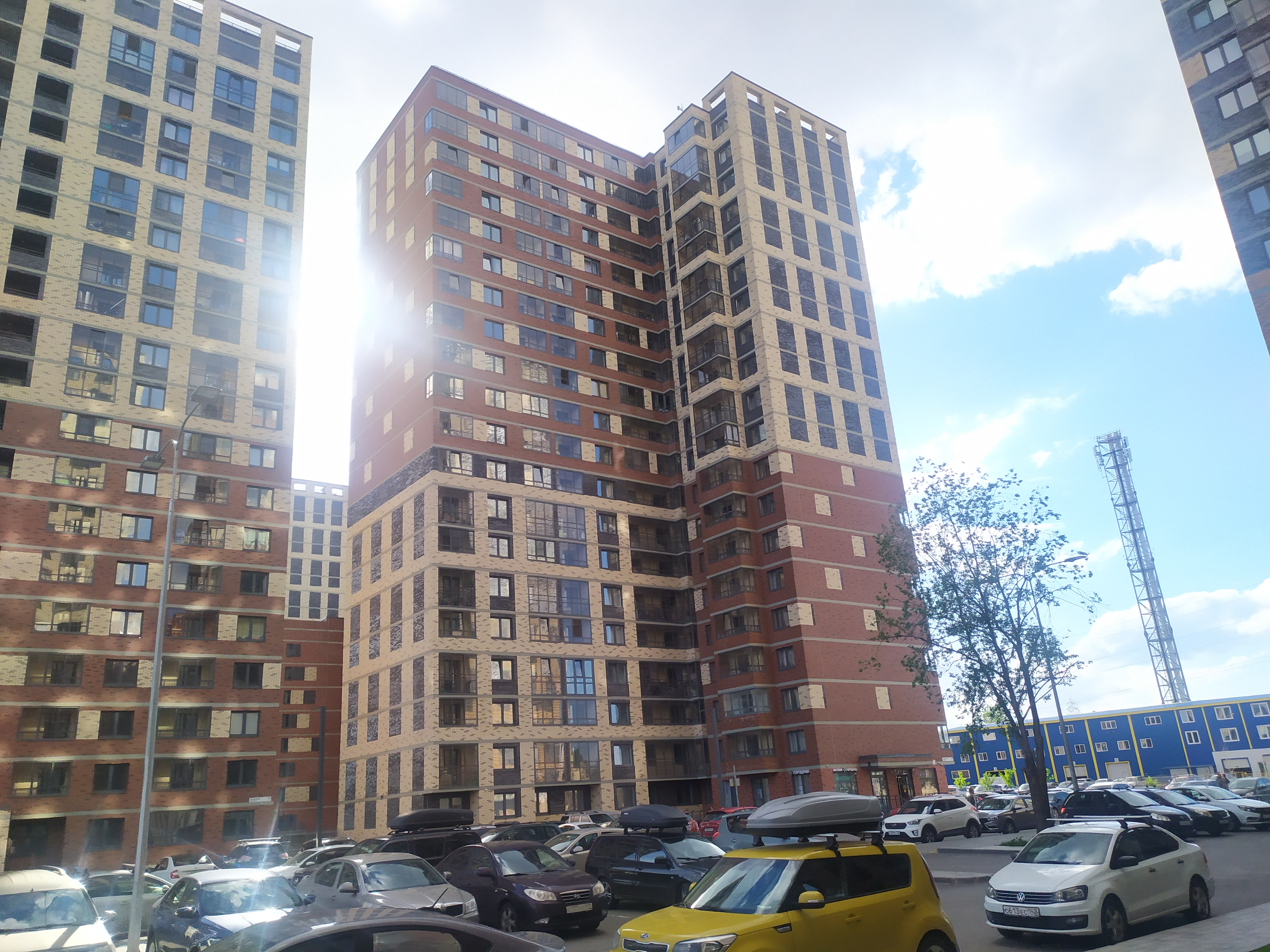 Уездный пр. 11, парадная 2