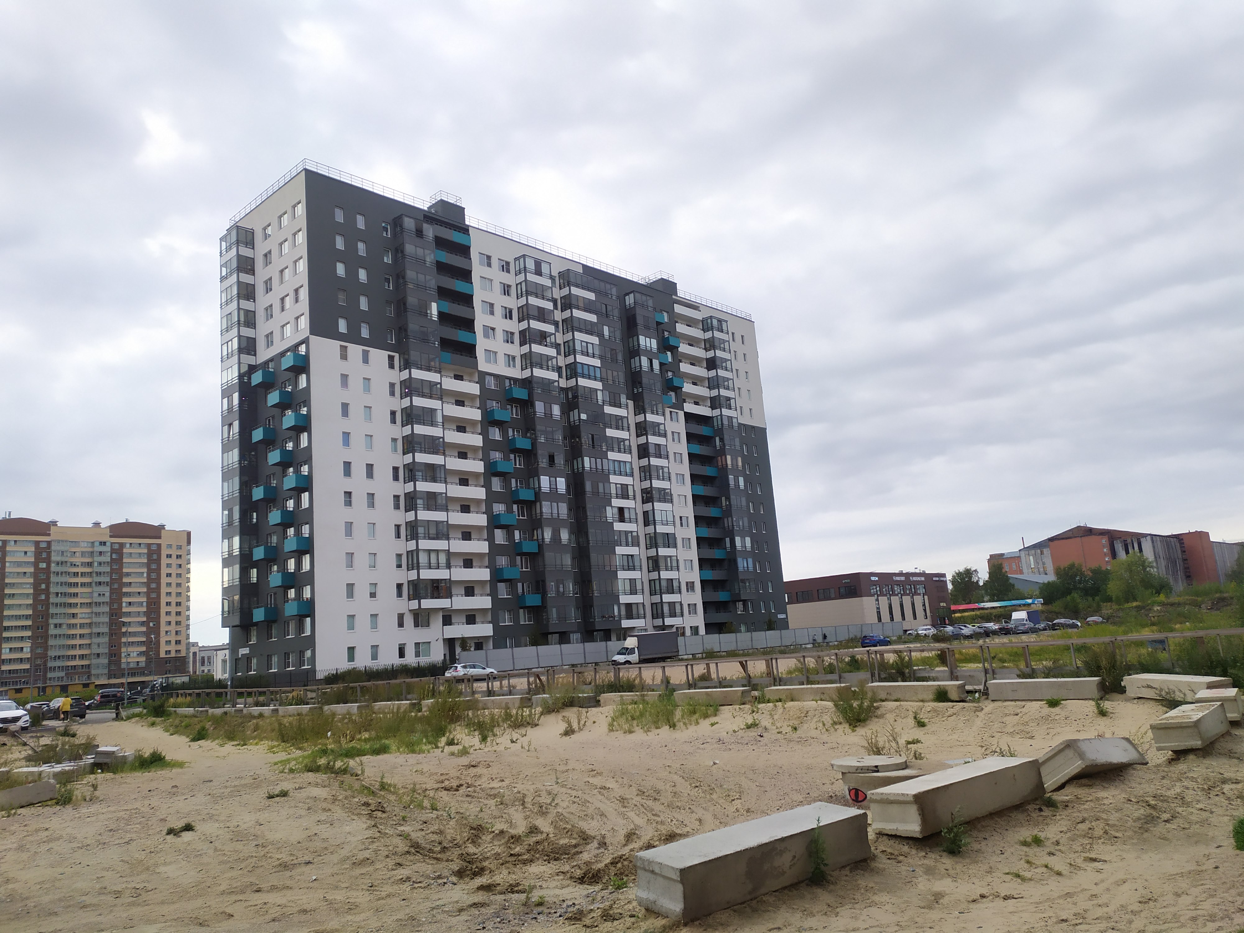 Союзный пр. 10, парадные 1-2  Союзный пр. 10, парадные 1-2