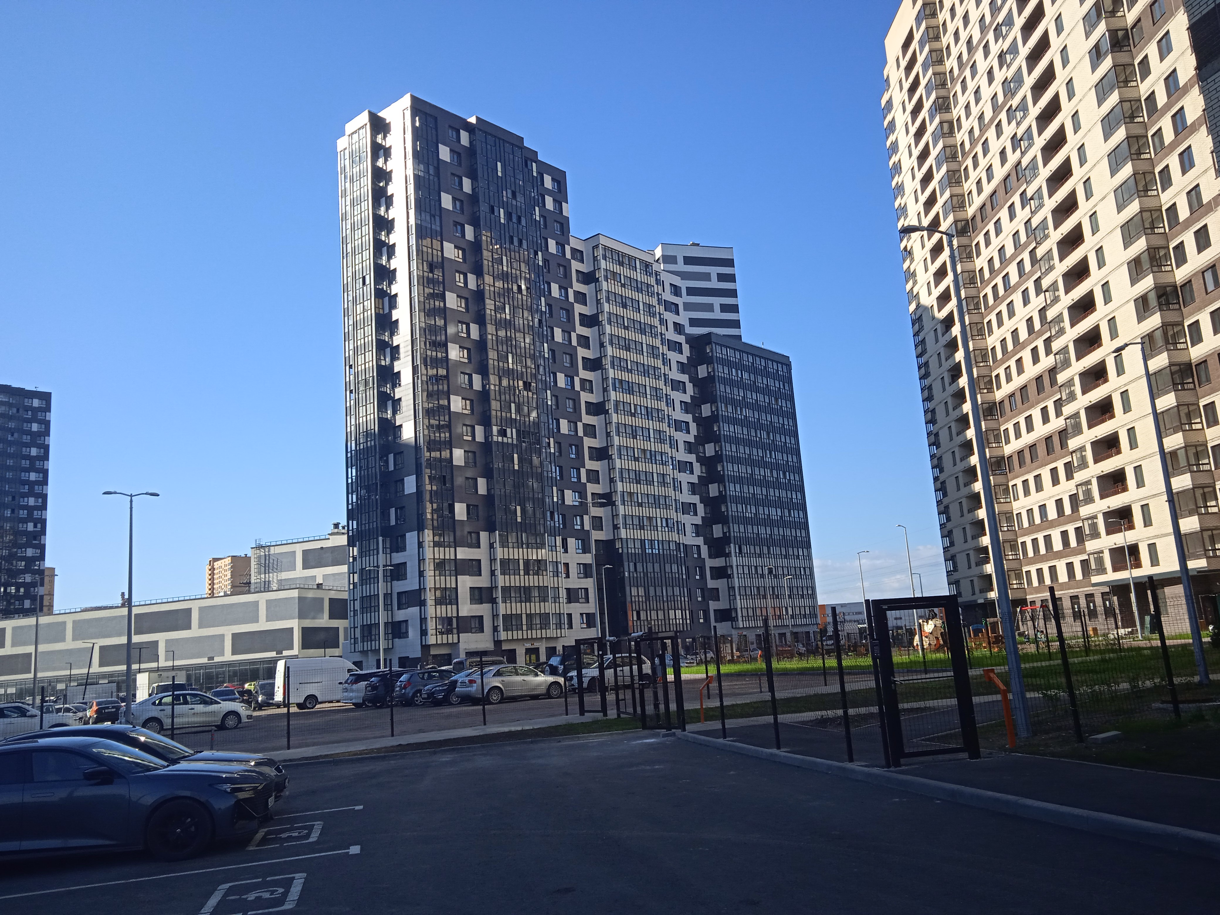 Русановская ул. 24 Русановская ул. 243