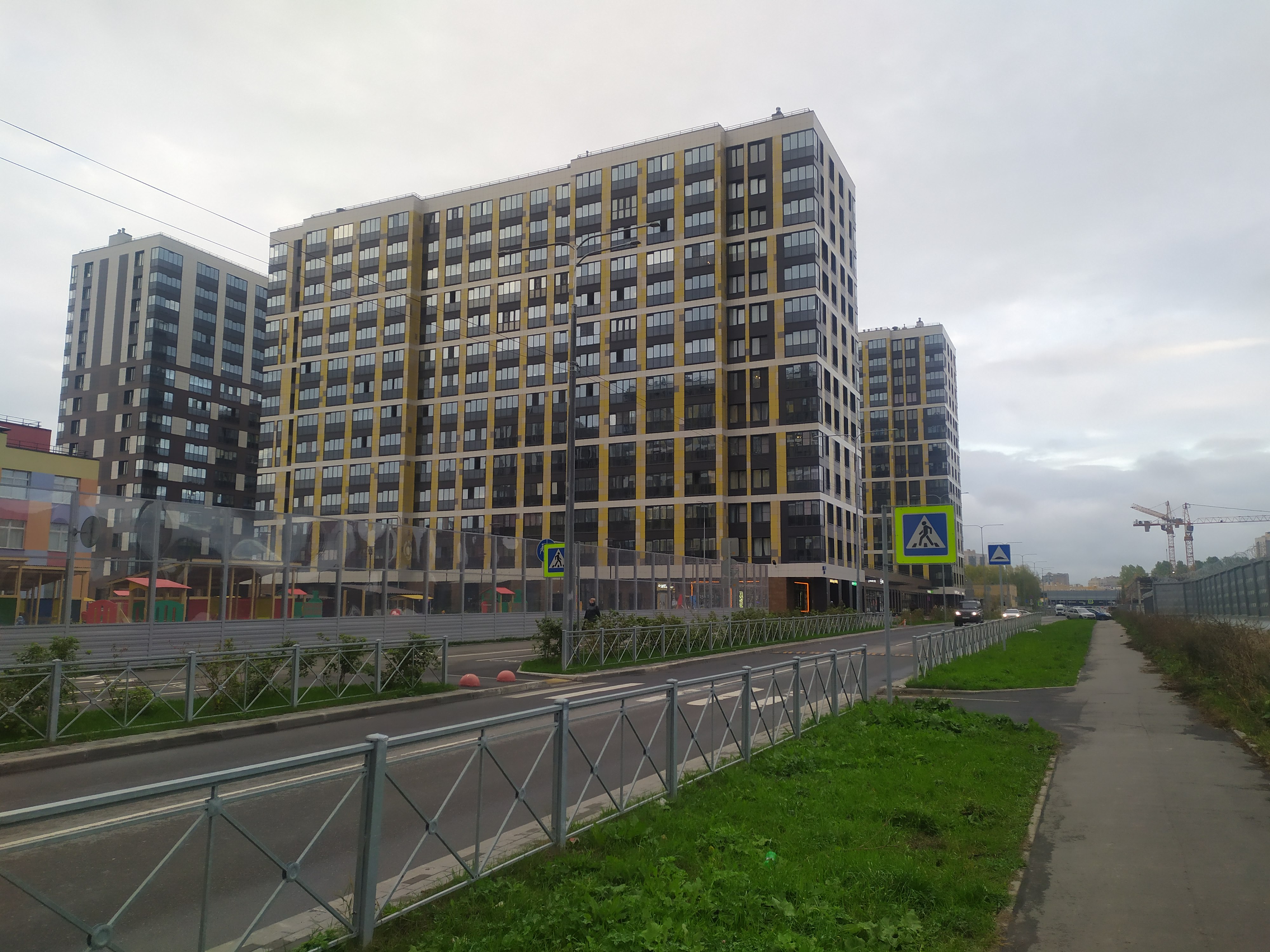 Ультрамариновая ул. 8, парадные 5-6