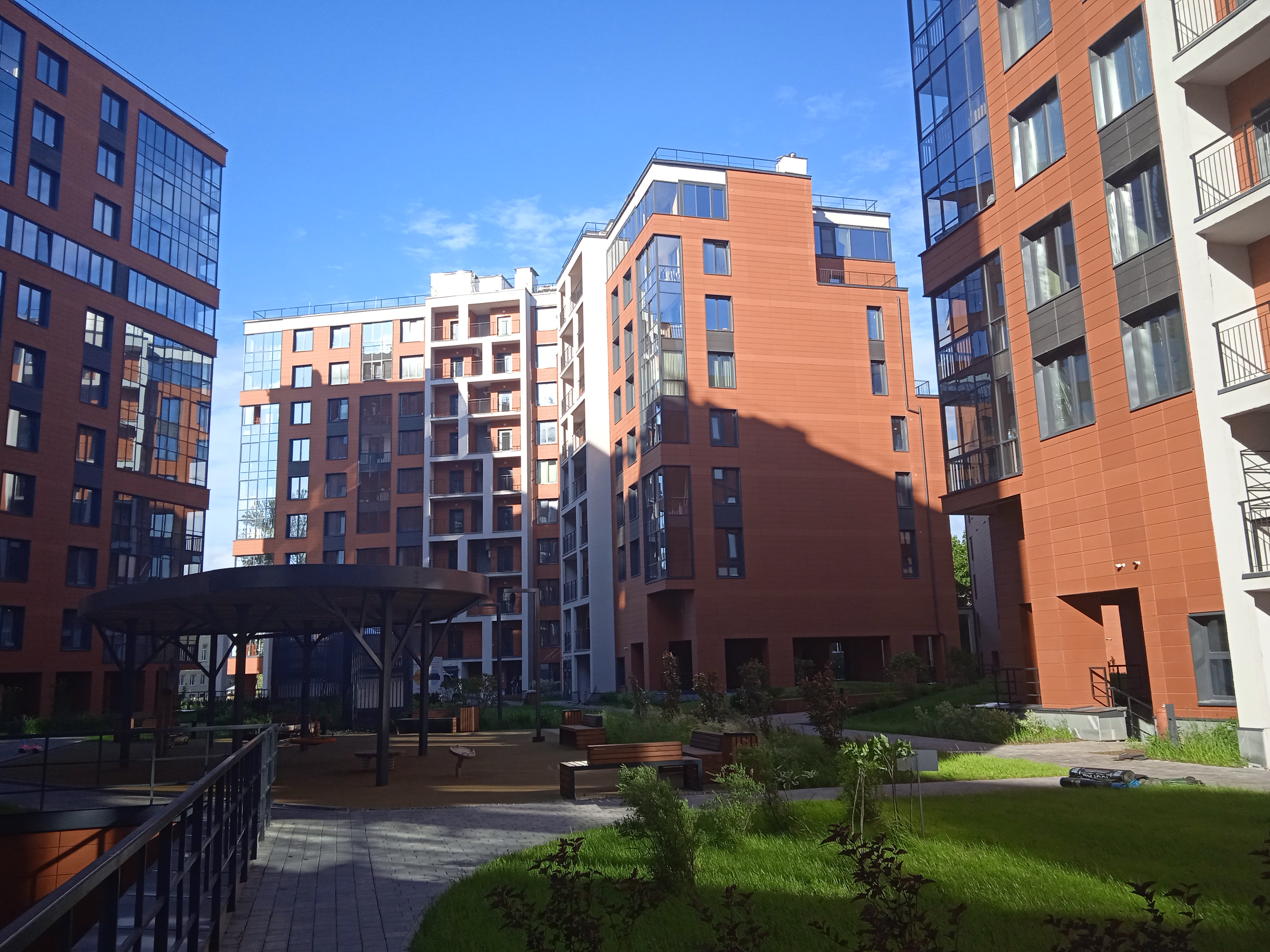 Белоостровская ул. 7, парадные 1-2 Белоостровская ул. 7, парадные 1-2