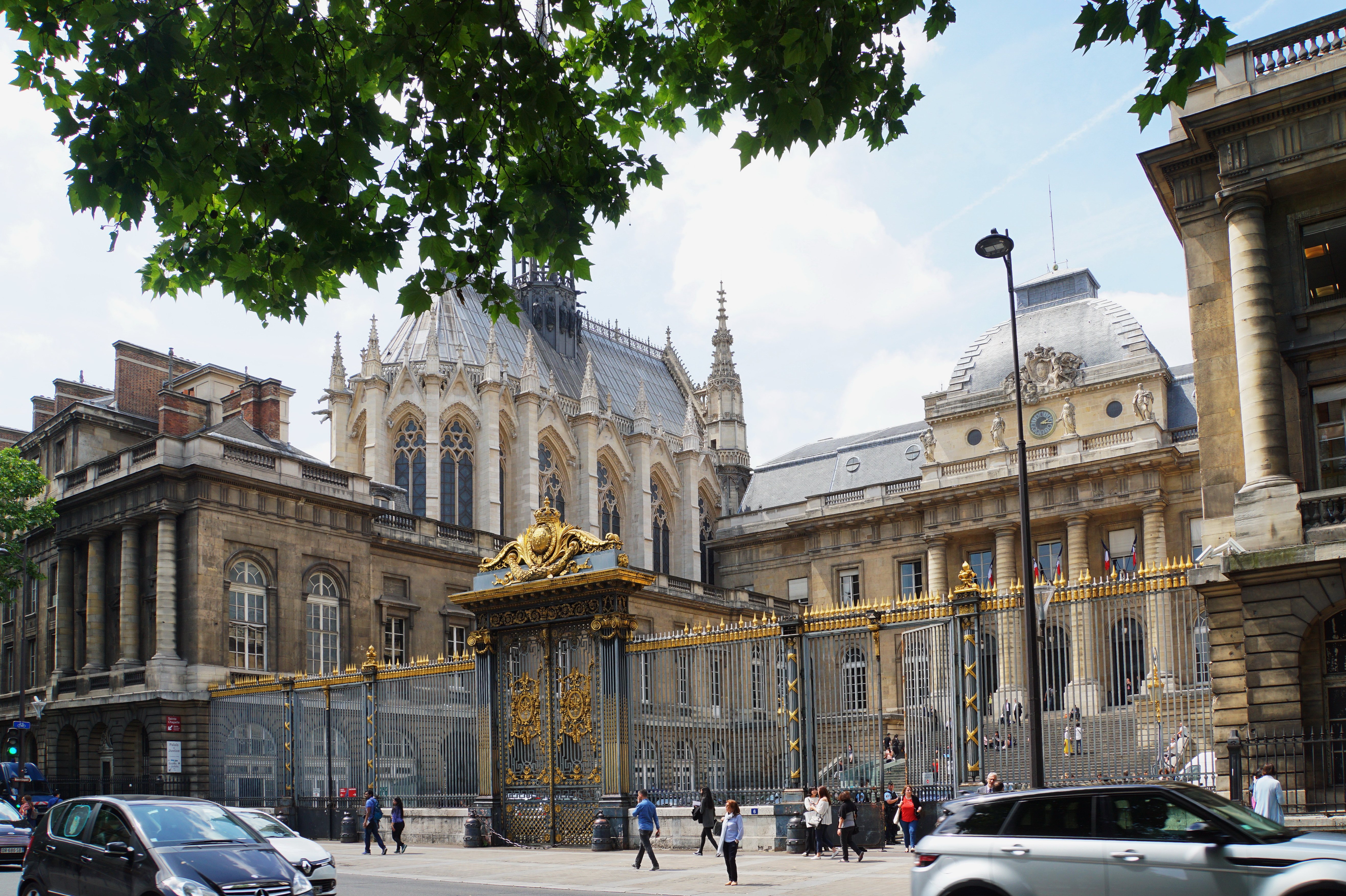 Сен 00. Дворец правосудия Нормандия. Дворец правосудия Париж 15 век. Дворец правосудия Париж снаружи.