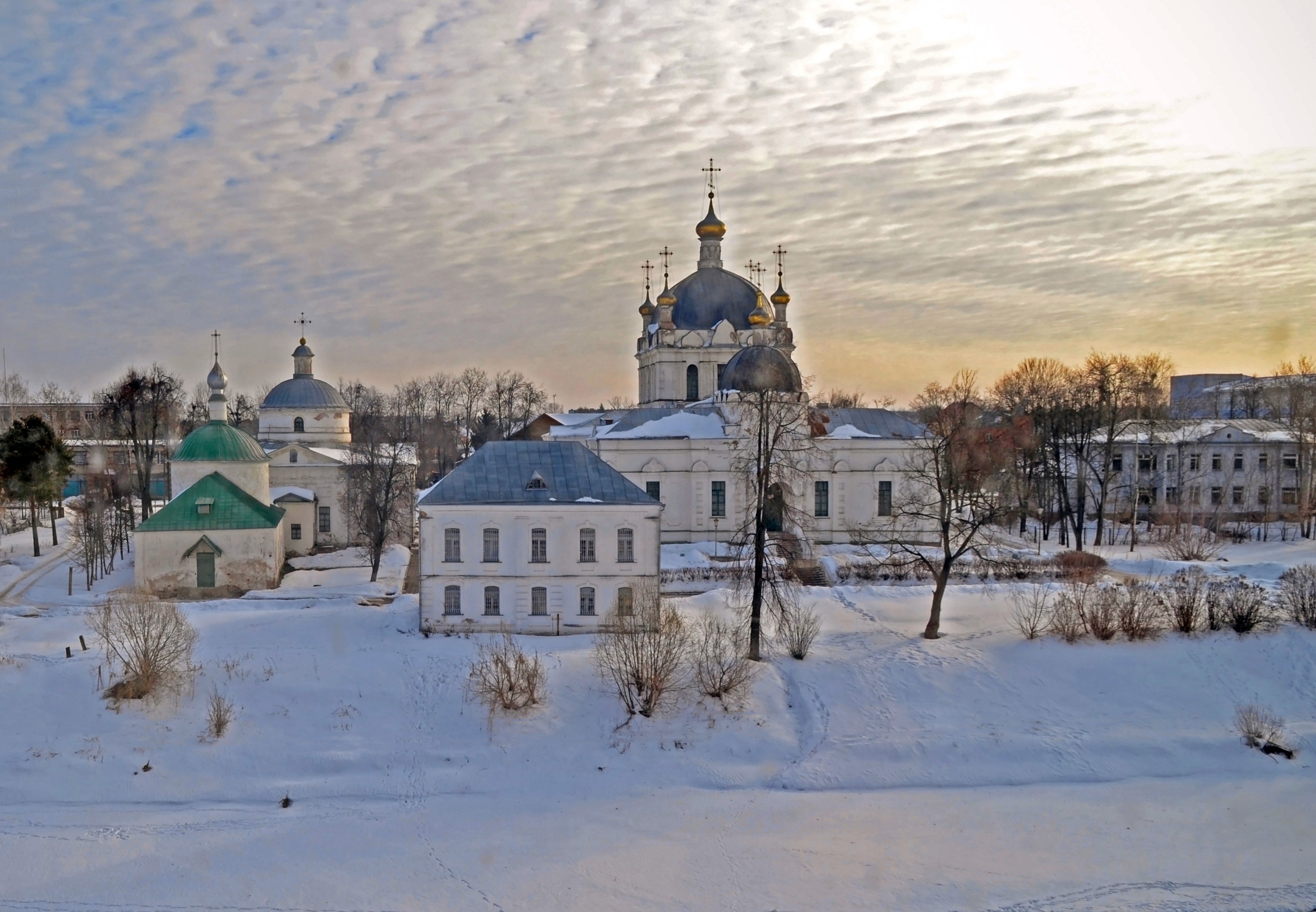 Благовещенский боровск. Церковь зима Боровск. Благовещенка зимой. Благовещенская Церковь Смоленск.