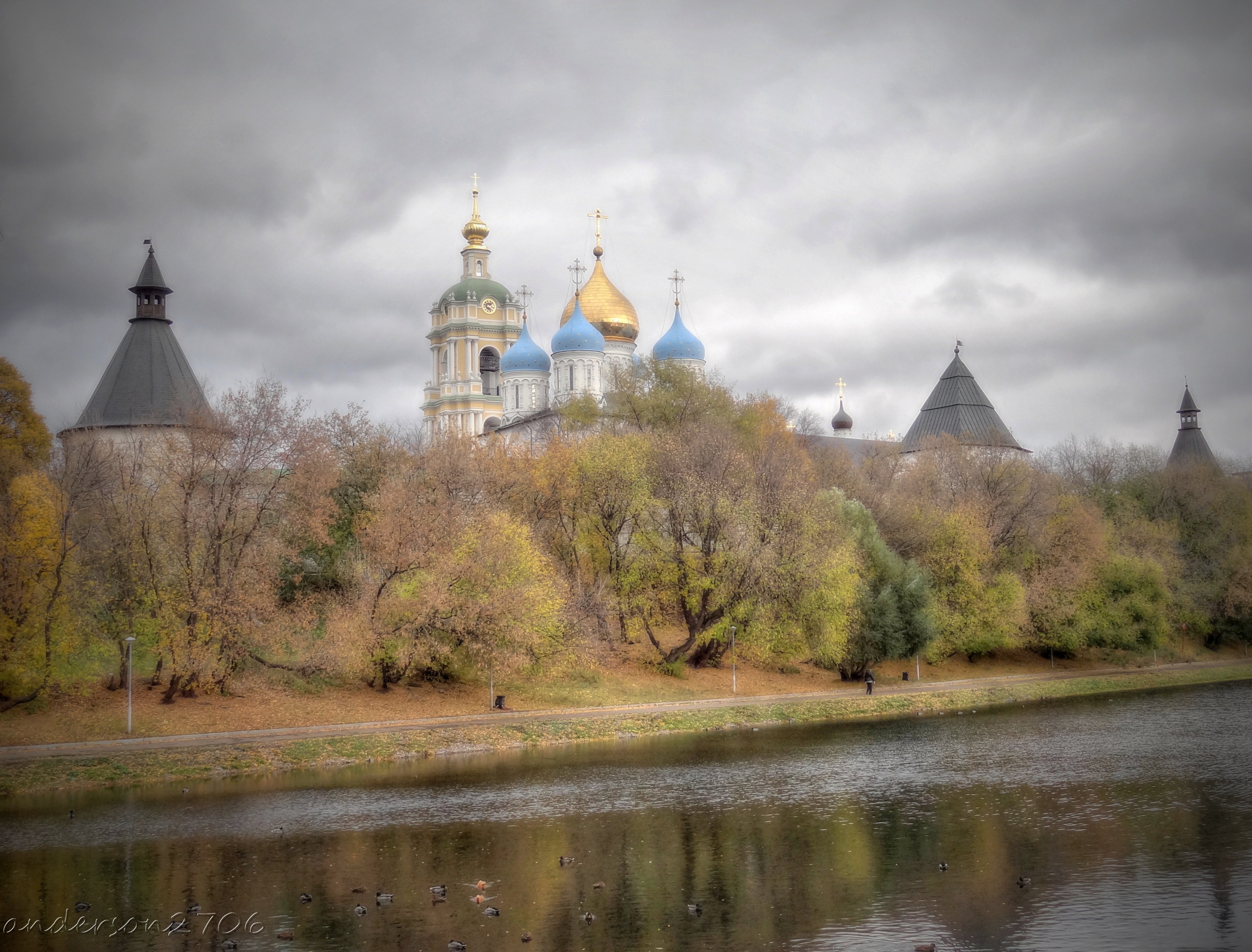 Пруд у Новоспасского монастыря