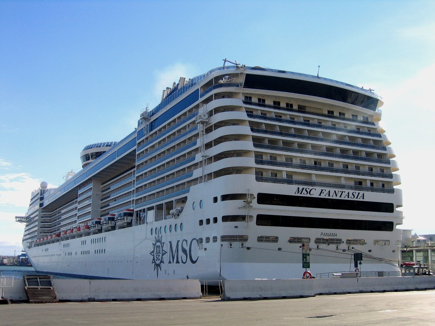 Лайнер MSC Fantasia