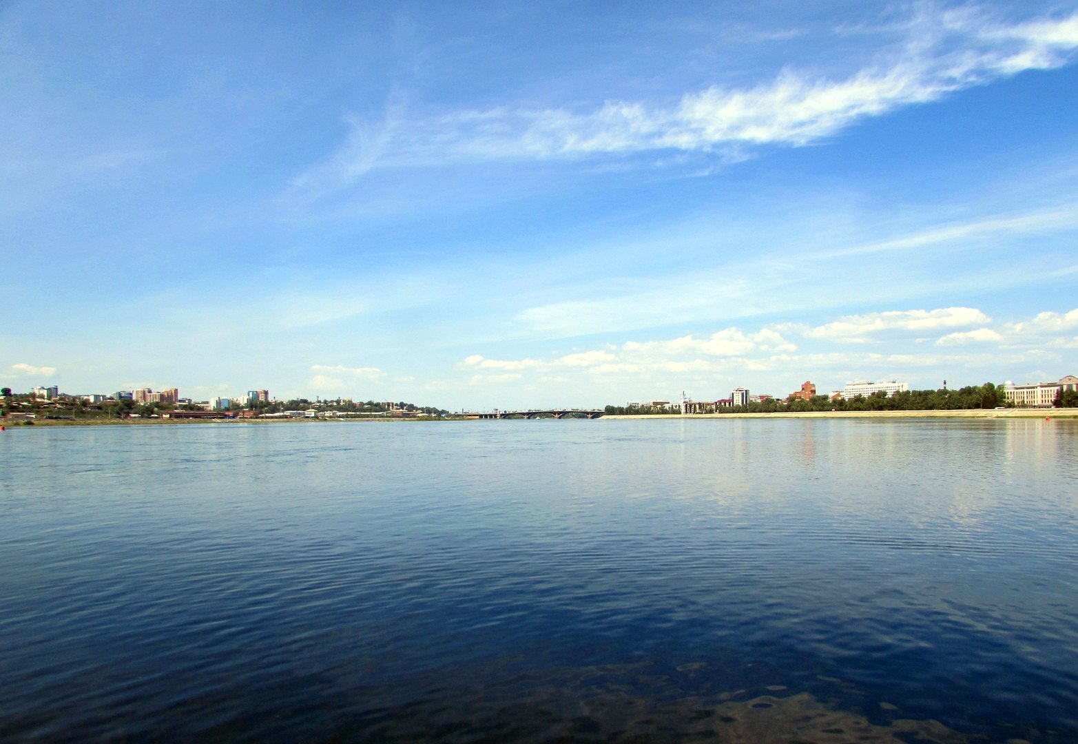 Уровень ангары в иркутске. Река Ангара Иркутск. Иркутск Ангара. Река Ангара в Иркутске фото. Ангара Иркутск Пристань.