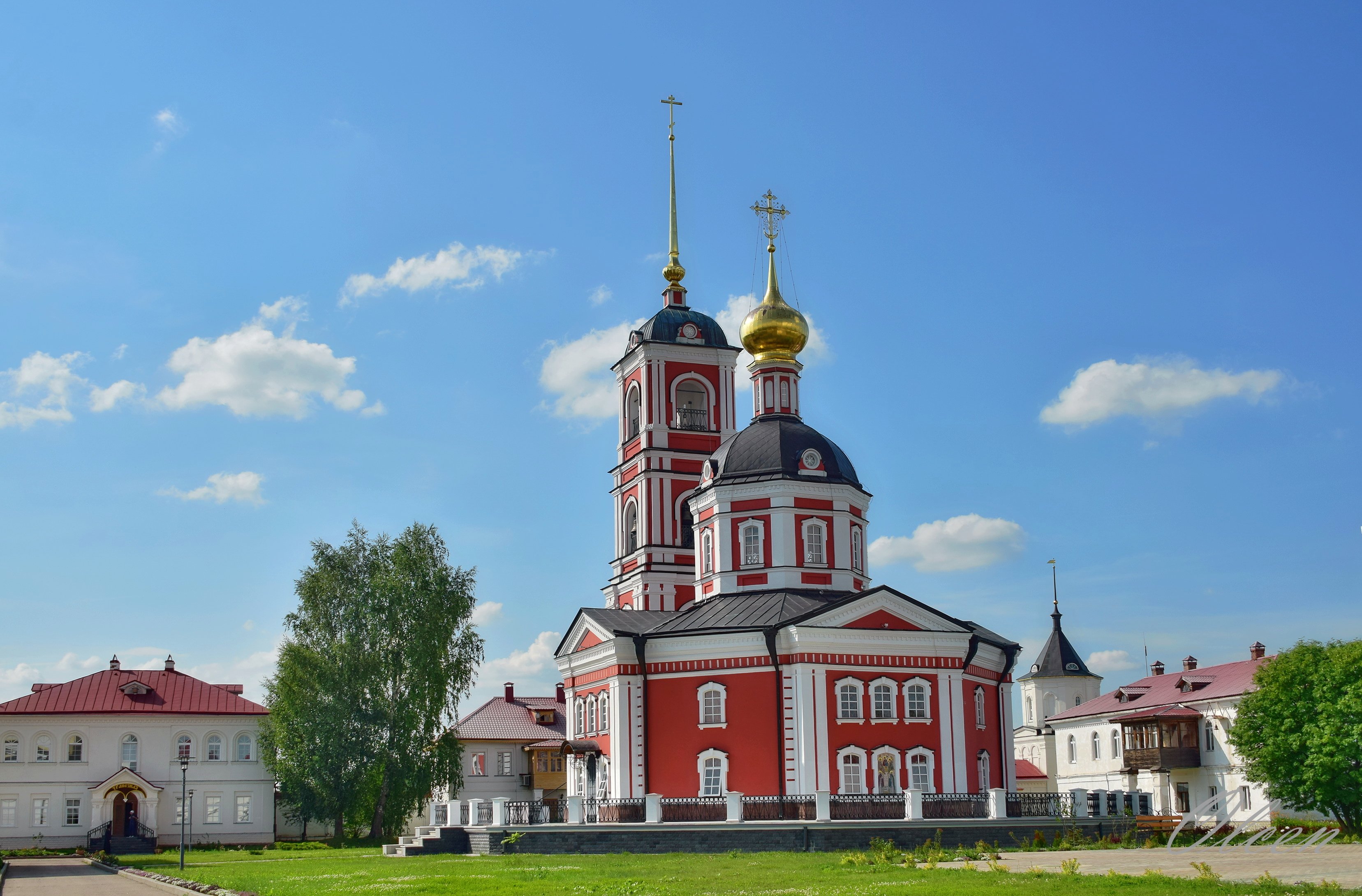 Варницкого монастыря. Варницкий монастырь Ростов Великий. Троице-Сергиев Варницкий монастырь Ростов. Ростов ыфрицкий монастырь. Троице-Сергиев Варницкий монастырь осень.