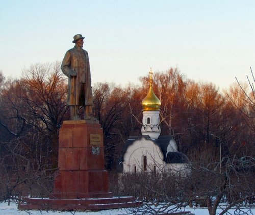 Памятник Мичурину на ВДНХ