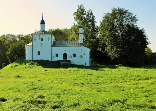 Церковь в Изборске