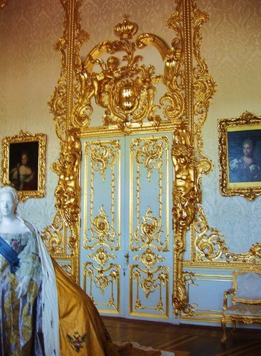 Золоченые двери Екатерининского дворца