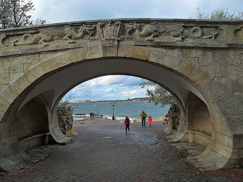 Приморский бульвар. Мост.