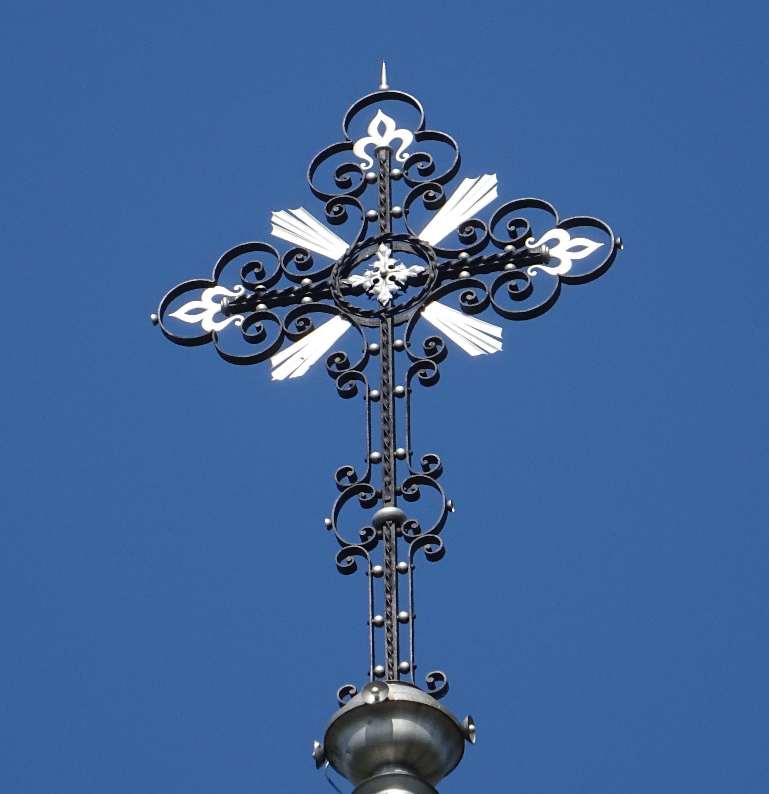 крест на храме