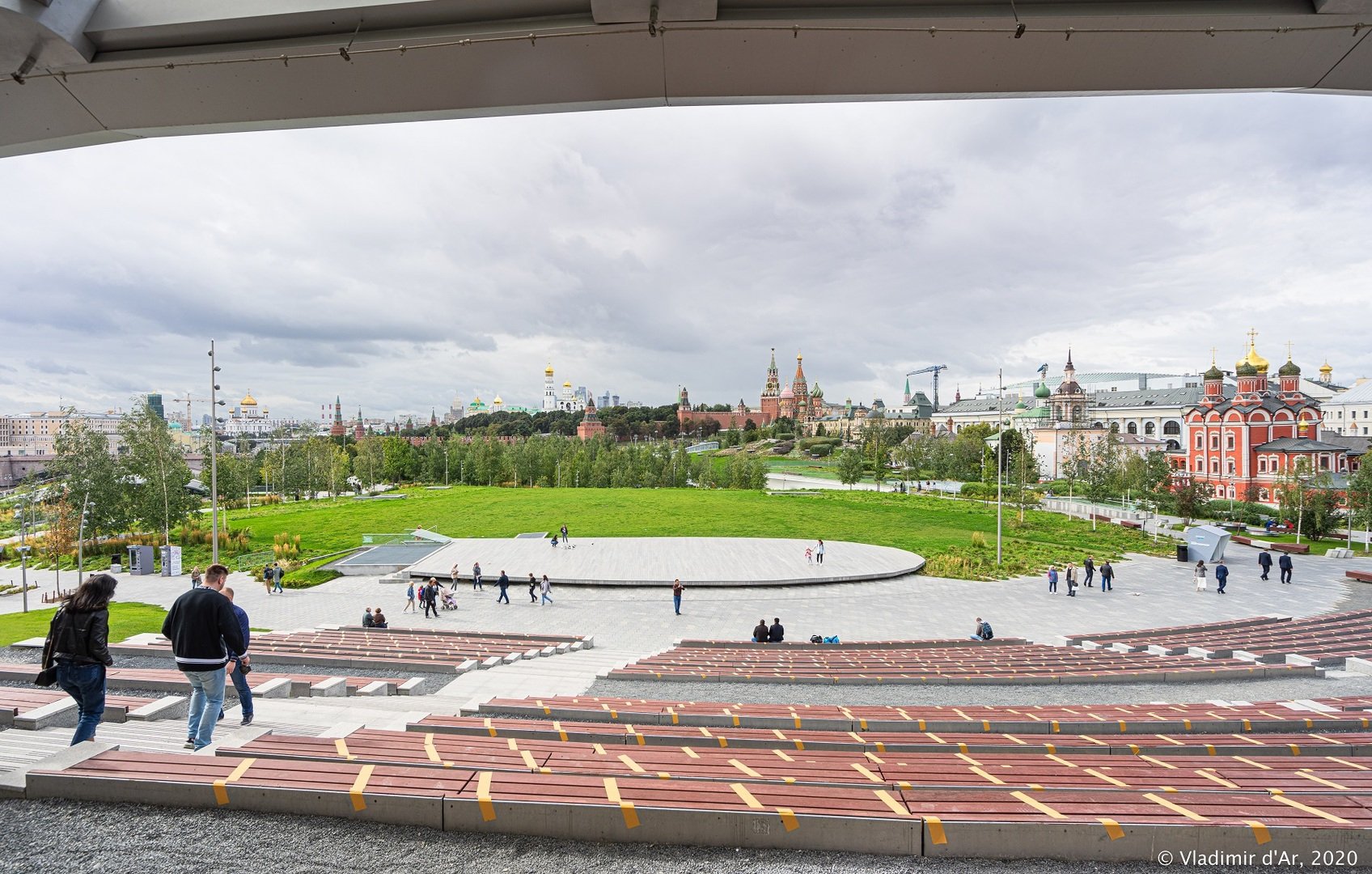 Зарядье парк в москве сейчас
