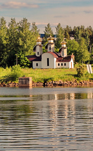 храм в городе Лодейное Поле