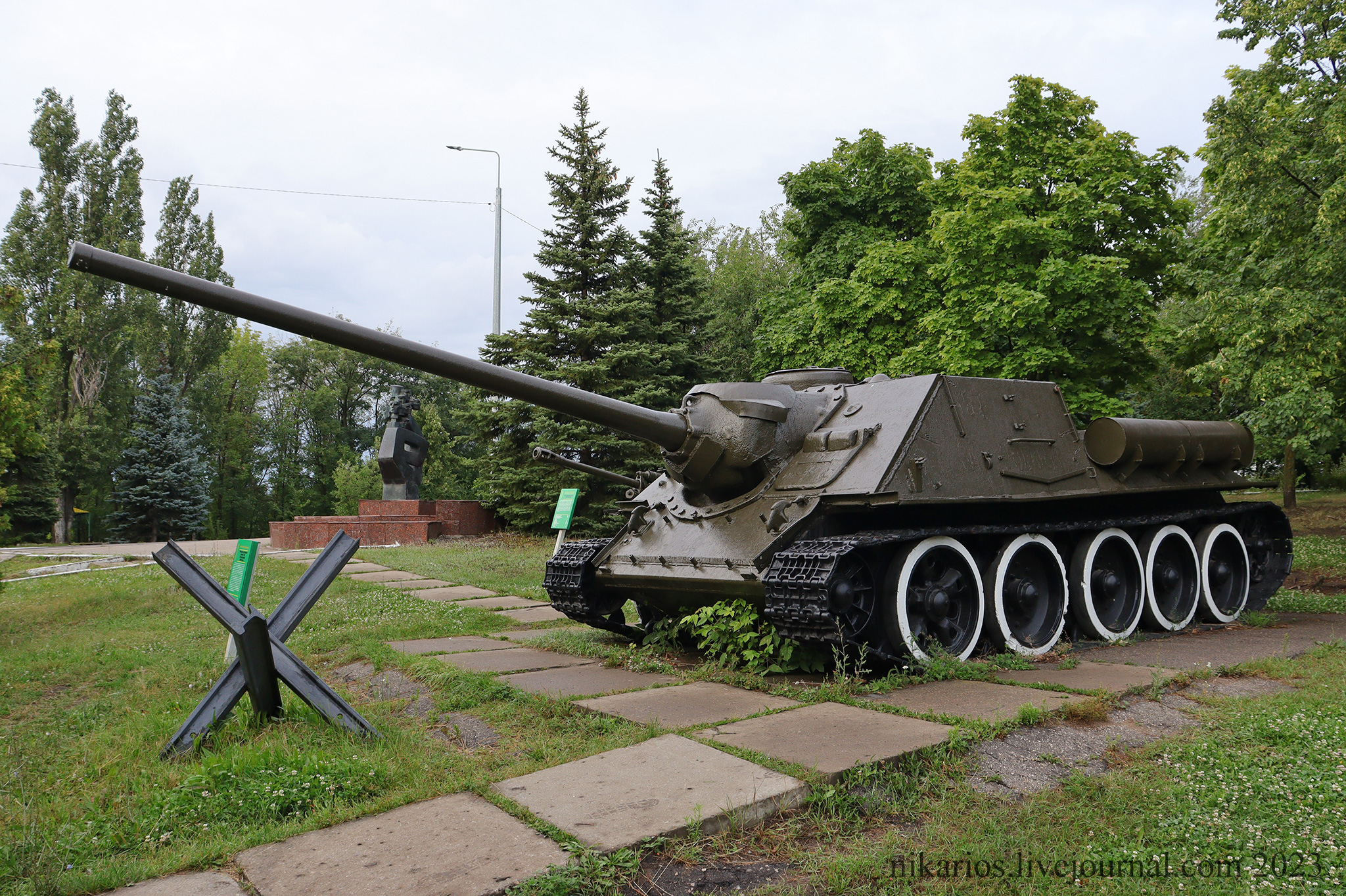 Мои фотообзоры: Вторая СУ-100 в парке Победы, Саратов