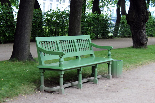 скамейка в Летнем саду