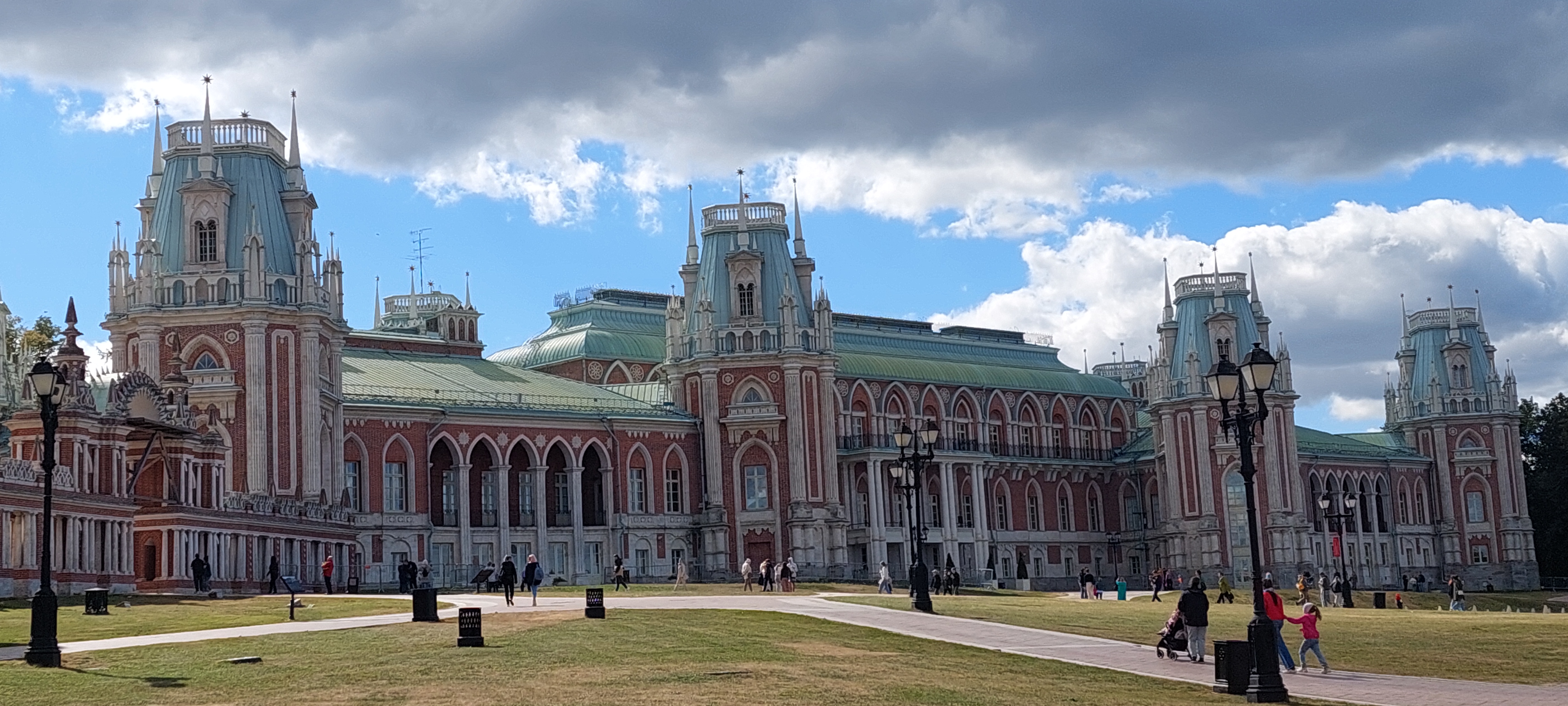 Силикатная царицыно сегодня. Парк Царицыно в Москве. Дворец Царицыно в 1990. Царицыно сейчас. Царицыно фото.