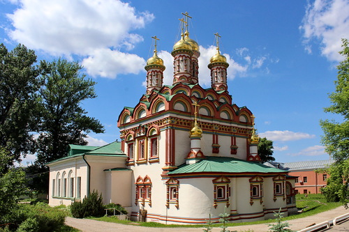 Никольский храм на Берсеневской набережной в Москве