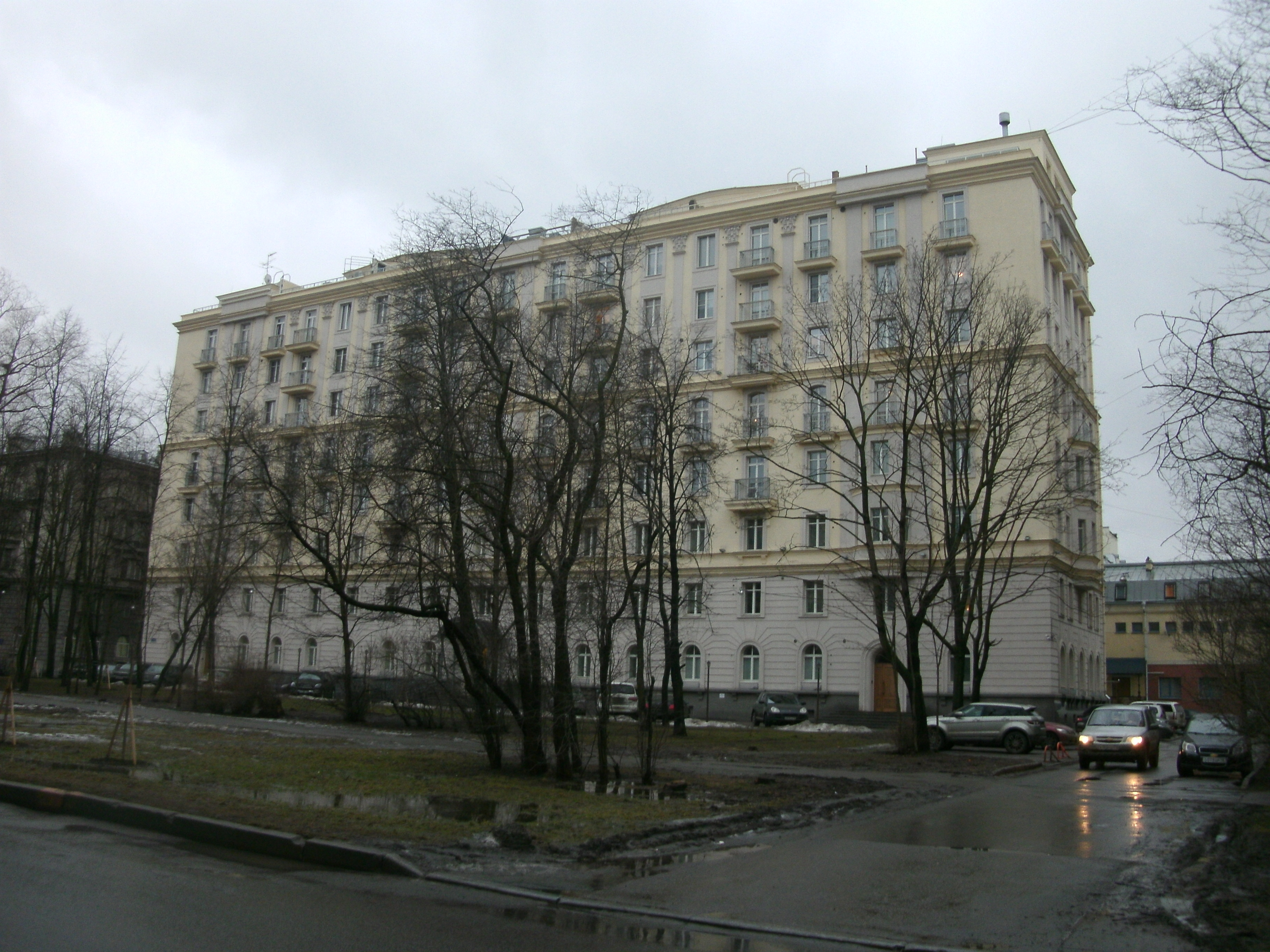 ул. Ленсовета 3