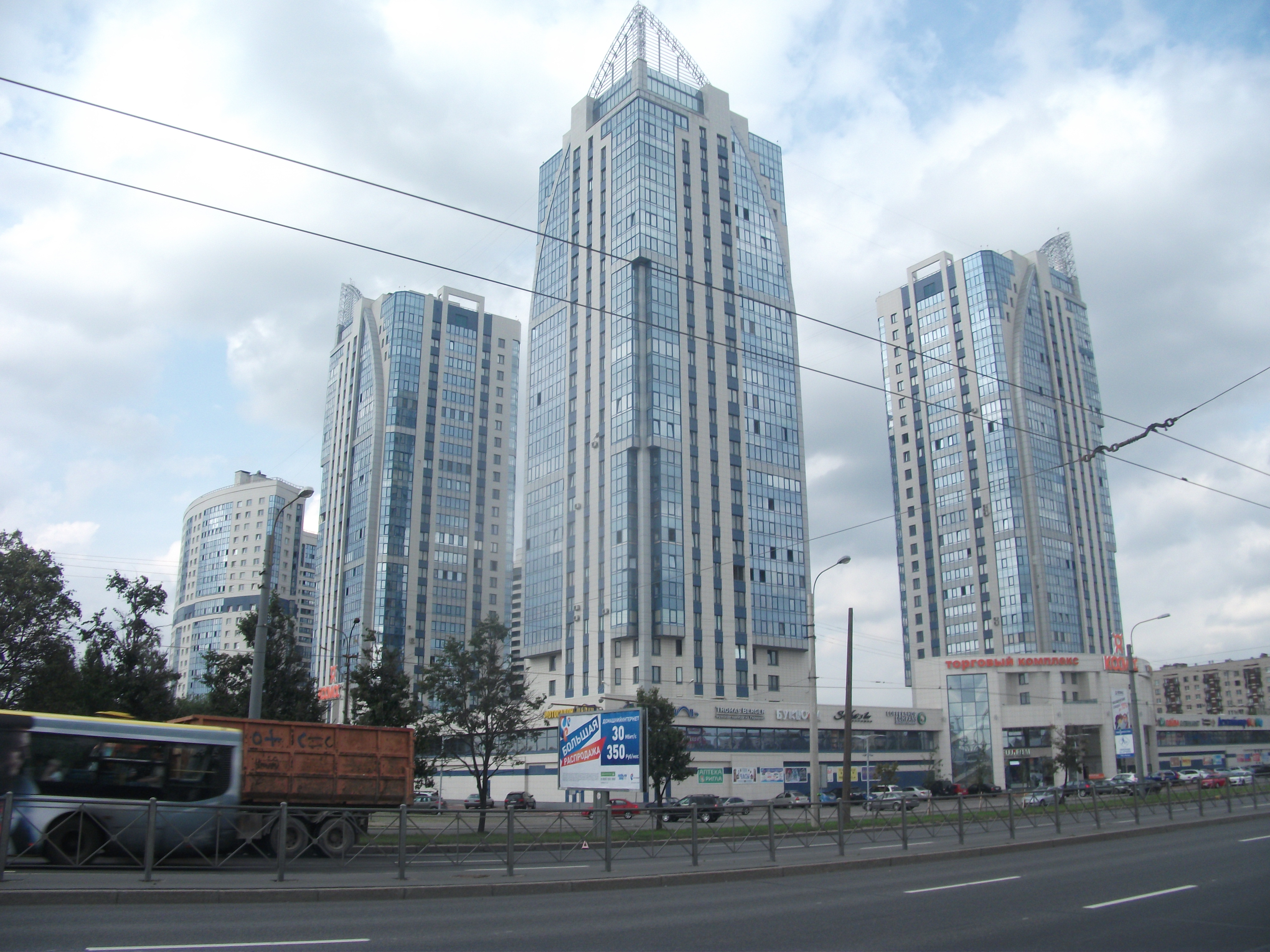 пр. Космонавтов 39/27, башня 2 пр. Космонавтов 39/27, башня 2