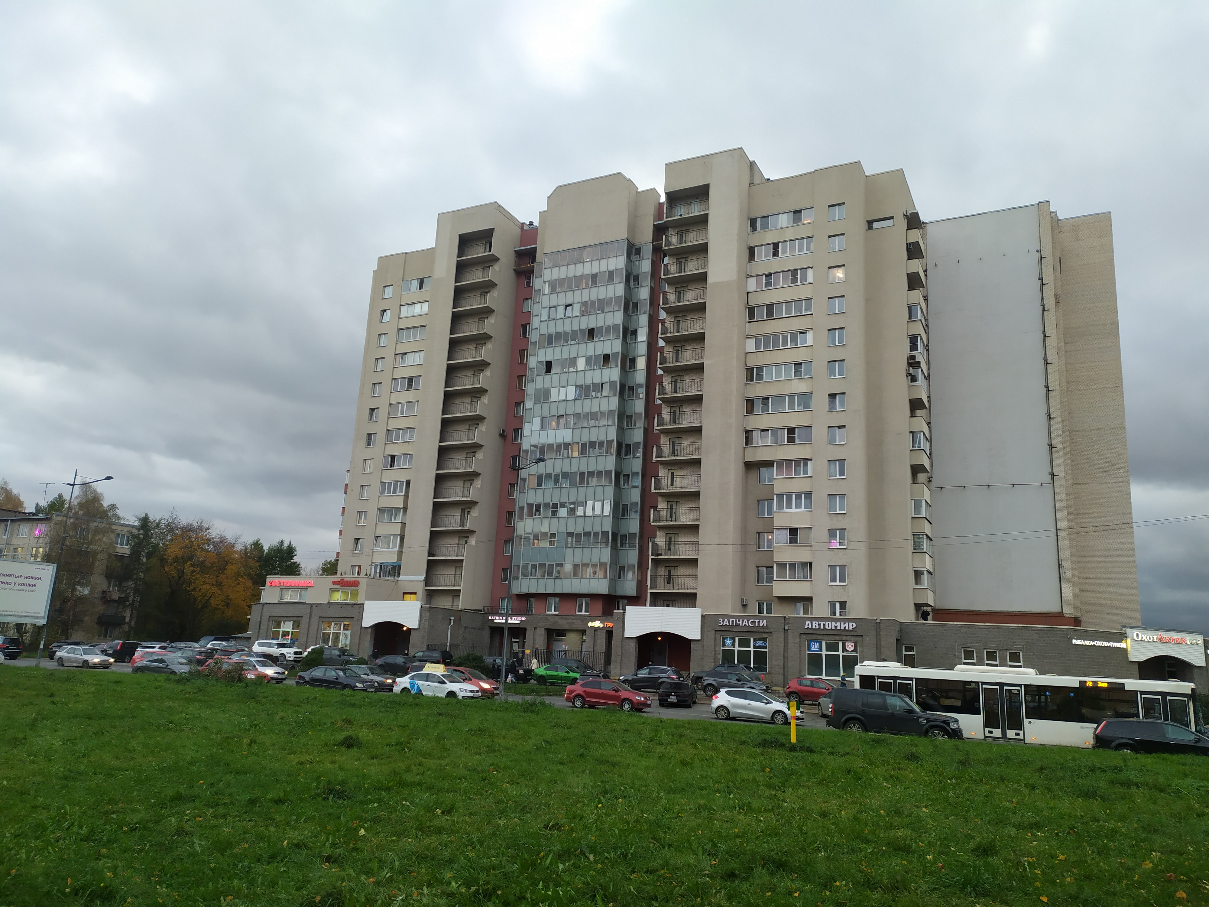 ул. Типанова 40