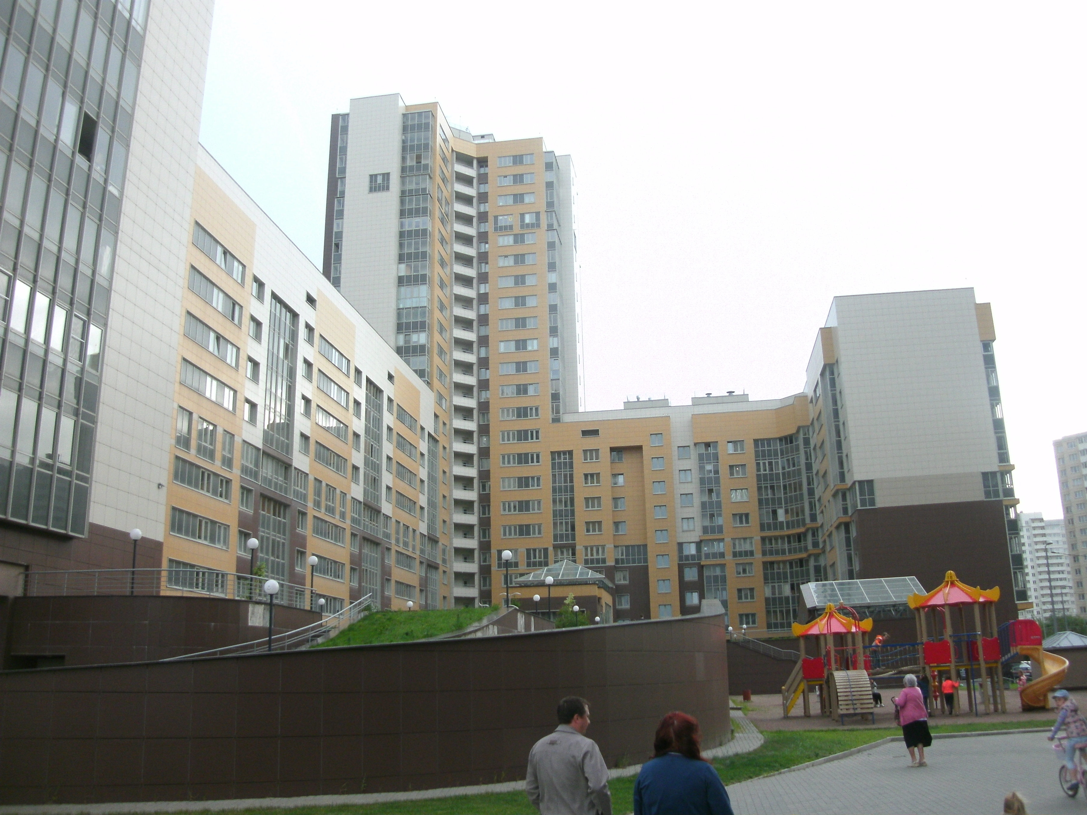 Дунайский пр. 7к7, парадные 1-8