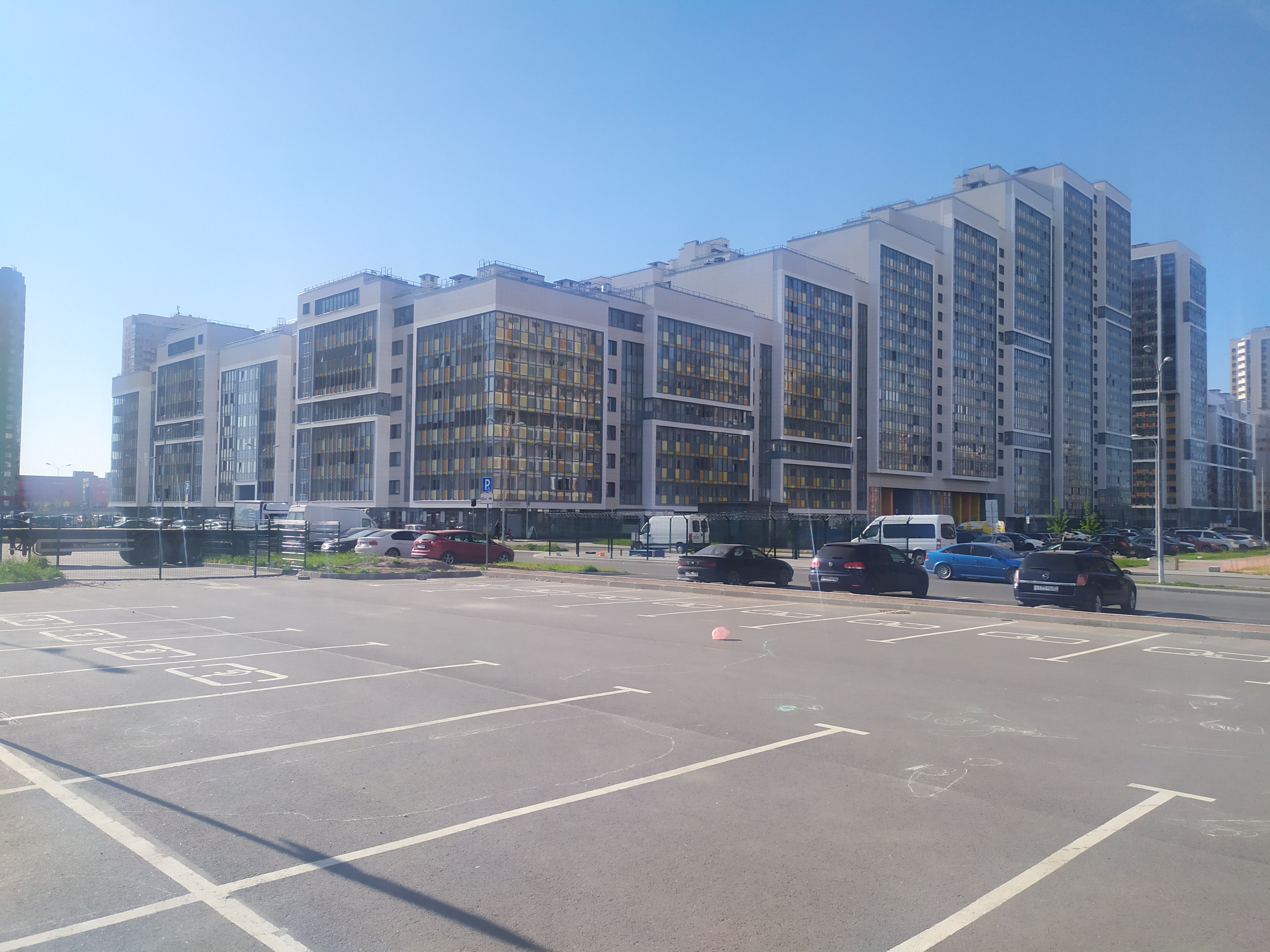 Среднерогатская ул. 13к1, парадные 1-14